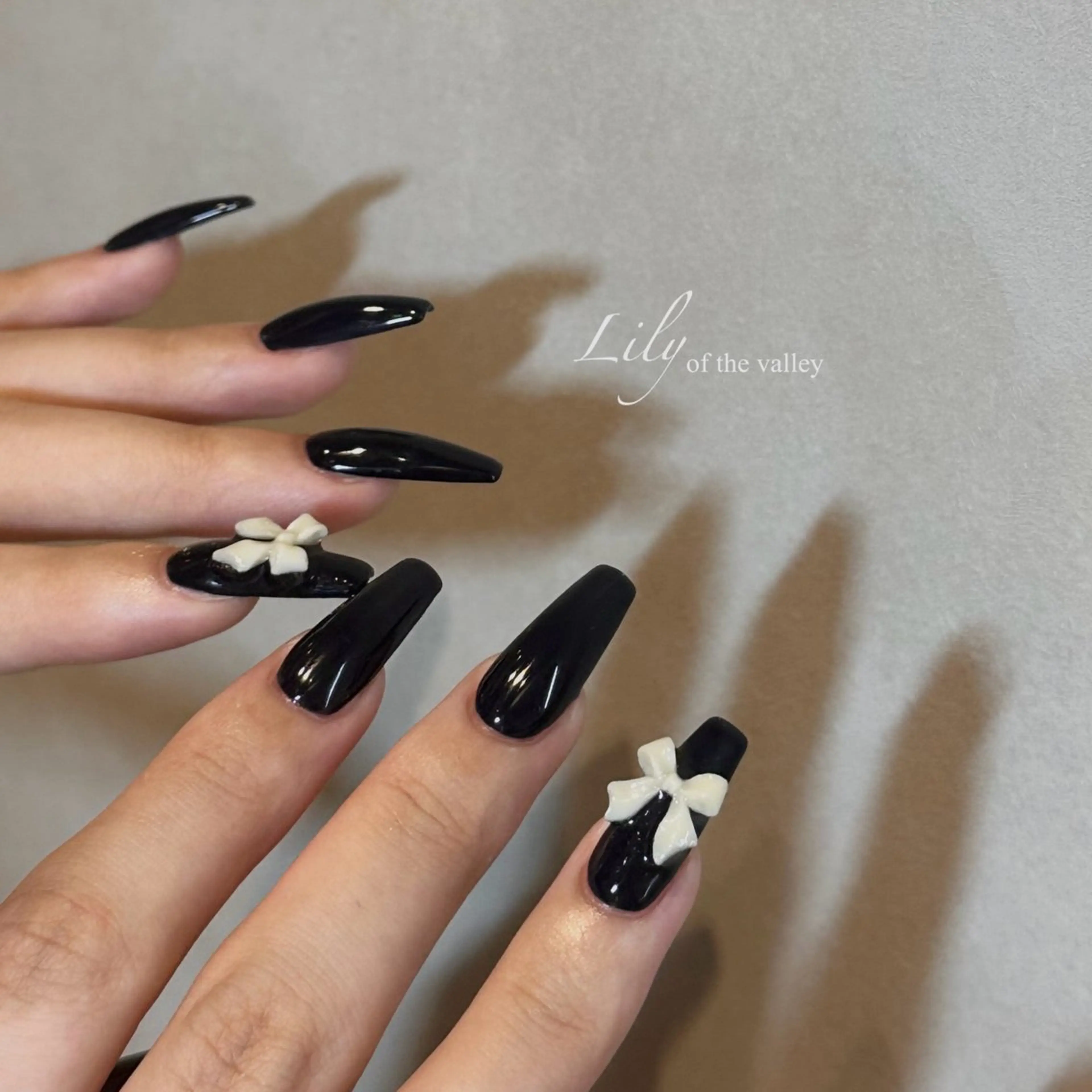 ネイル リボン ハンドネイル Lily nails所属・chika🫶🏻 /中目黒のネイルデザイン