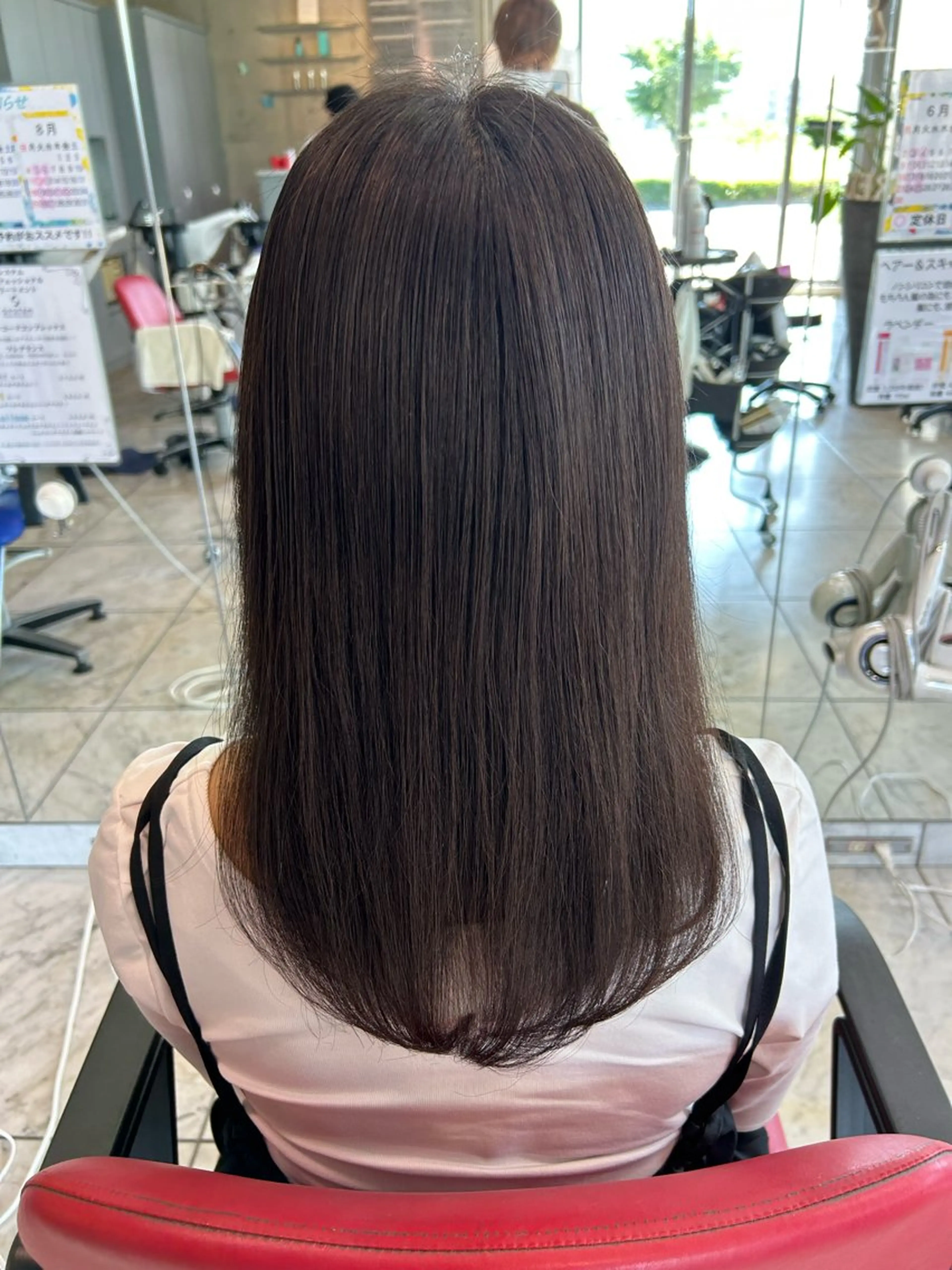ロング カラー ブラウンカラー イルミナカラー ロング トリートメント OSHARE DOROBO bis所属・槇野 彪海のヘアスタイル