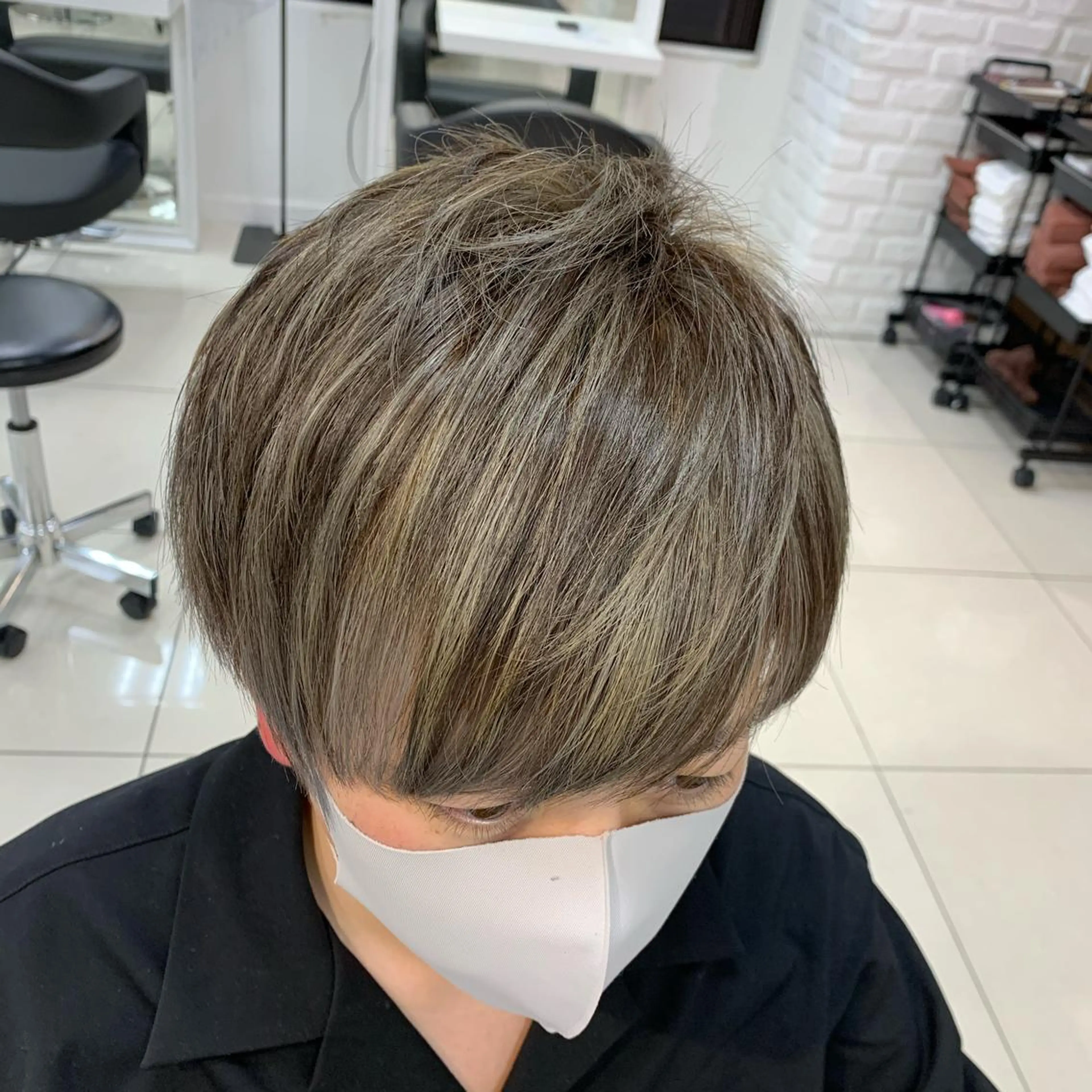 カラー メンズ メンズハイライト ハイライトカラー カット ヘアカラー トリートメント メンズ縮毛矯正🦊ハ イトーン　RYOKAのヘアスタイル