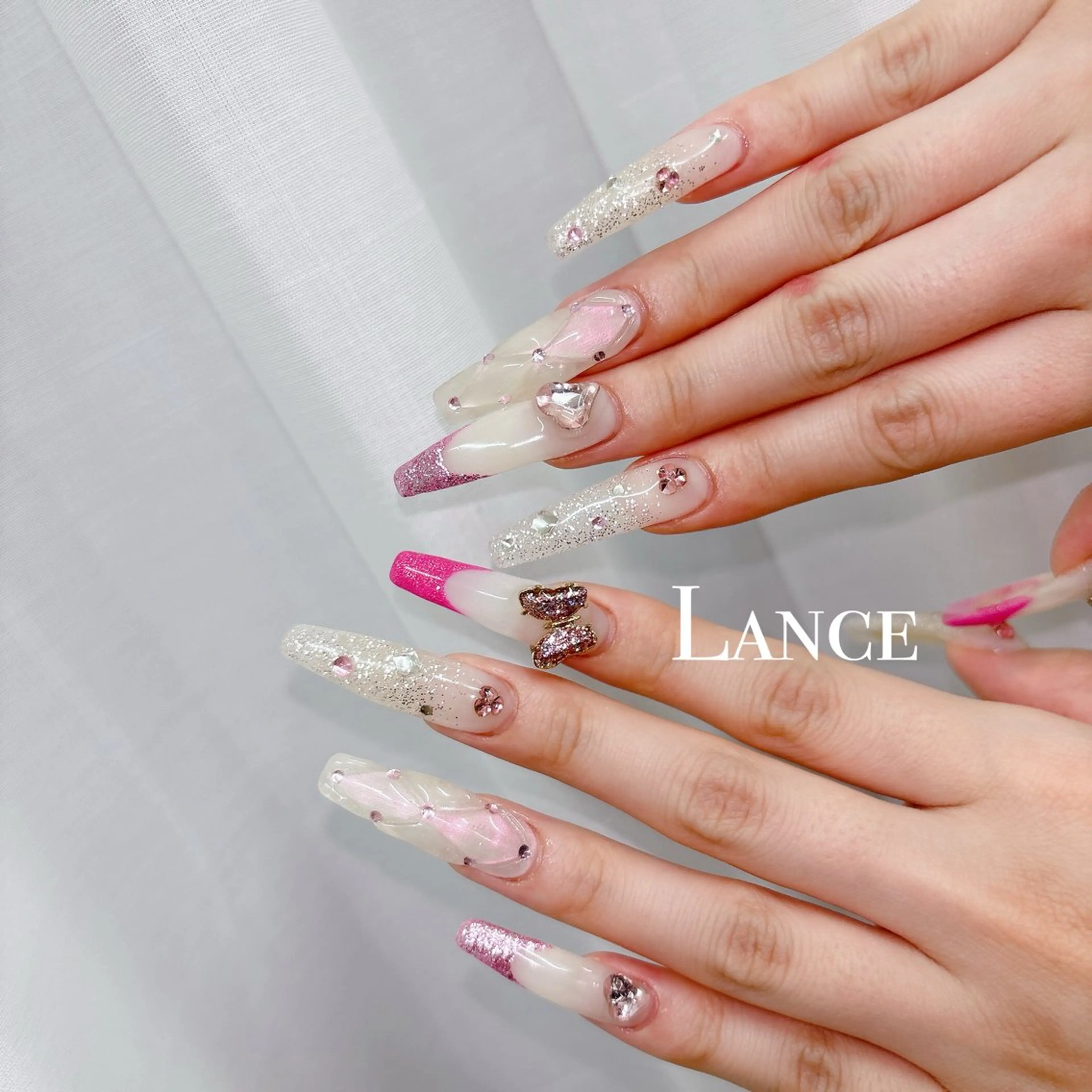 ネイル オーロラネイル ブルー フットネイル 氷ネイル・うるうるネイル キラキラネイル ハンドネイル Lance nailのネイルデザイン