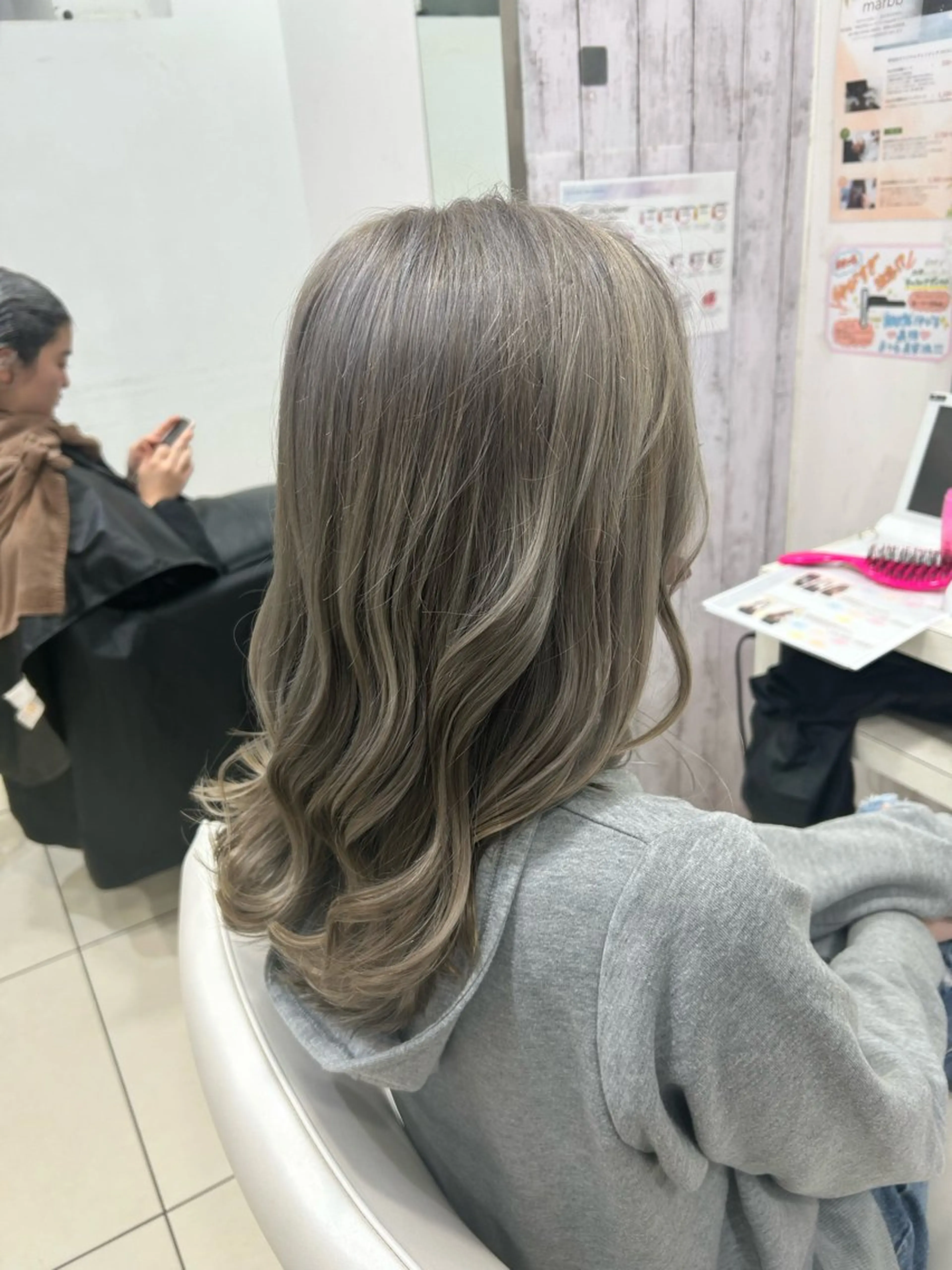 ミディアム カット ヘアカラー トリートメント 艶髪の神様 瀧田嵐士🇰🇷のヘアスタイル