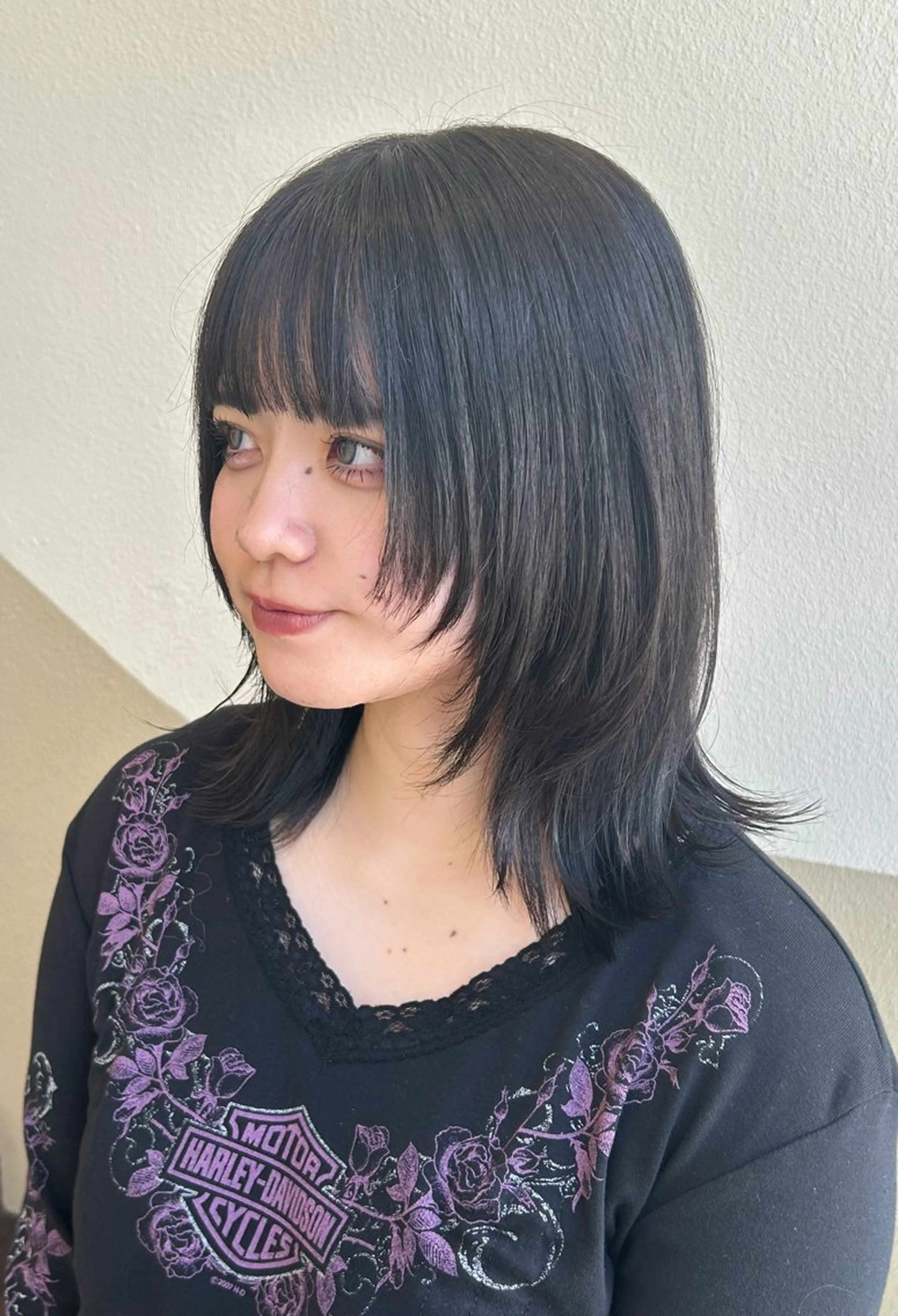 セミロング くびれヘア 顔まわりレイヤー 顔周りカット レイヤーカット Rue de Noel所属・井上 陽のヘアスタイル