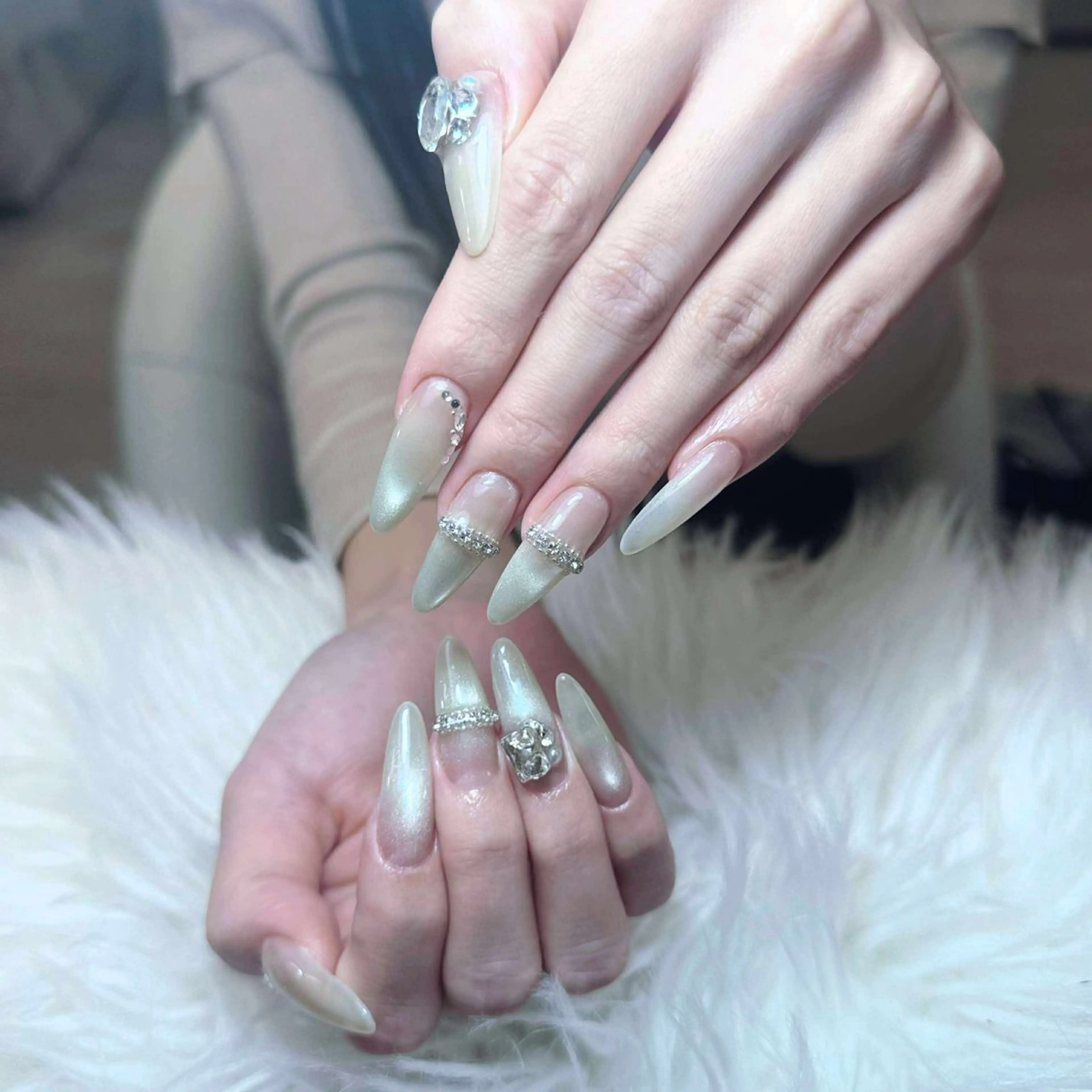 ネイル ハンドネイル ゴテゴテネイルサロン所属・ゴテゴテ ネイルのネイルデザイン