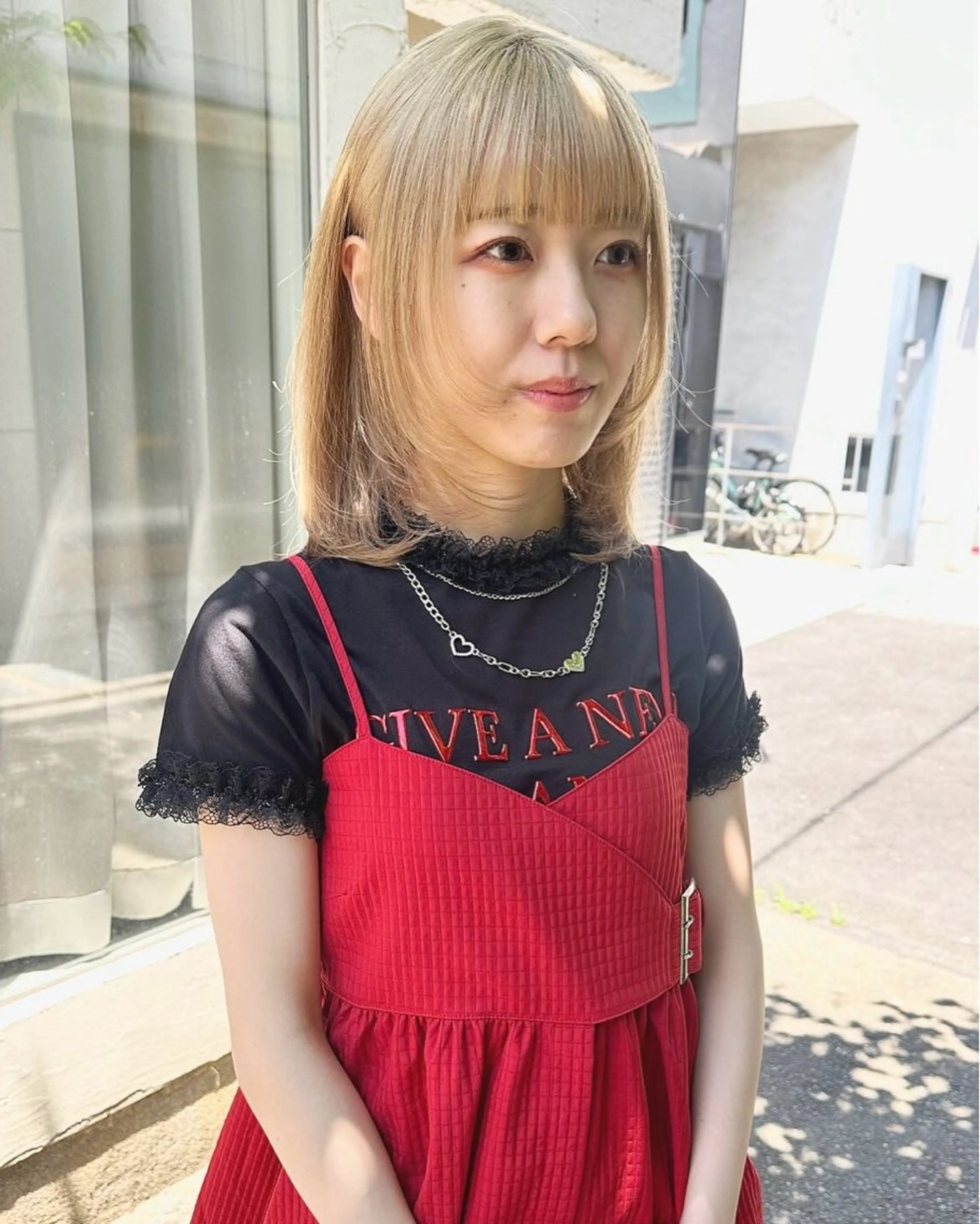 ミディアム カラー ブロンド 顔まわりレイヤー レイヤーカット レイヤーカット🪄 耳ツボ🎀Ayumiのヘアスタイル