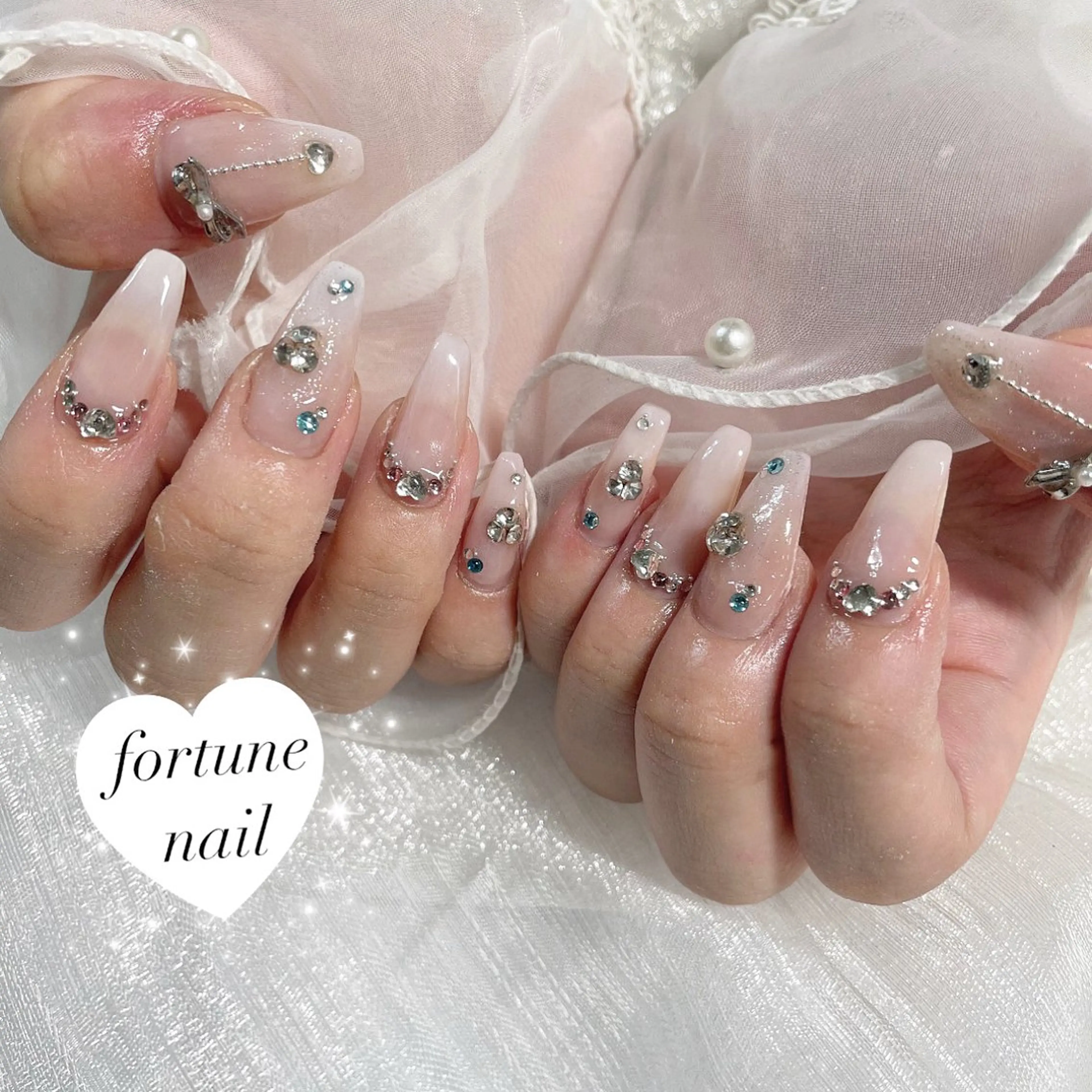 ネイル グラデーション キラキラネイル ワンホンネイル 💎saori 💎のネイルデザイン