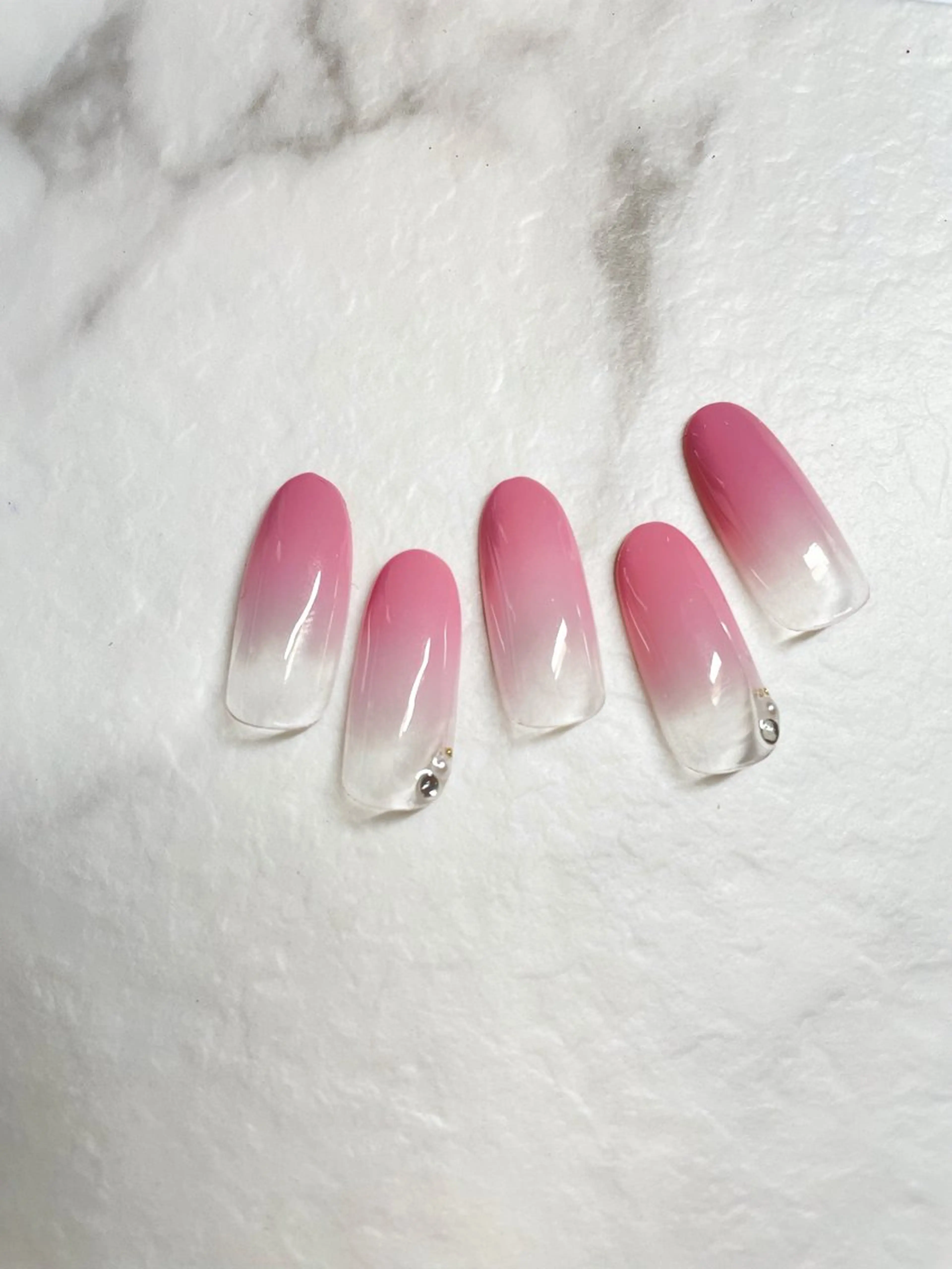 ネイル グラデーション ハンドネイル total salon fu-a'[フーア]所属・佐藤 芽衣のネイルデザイン