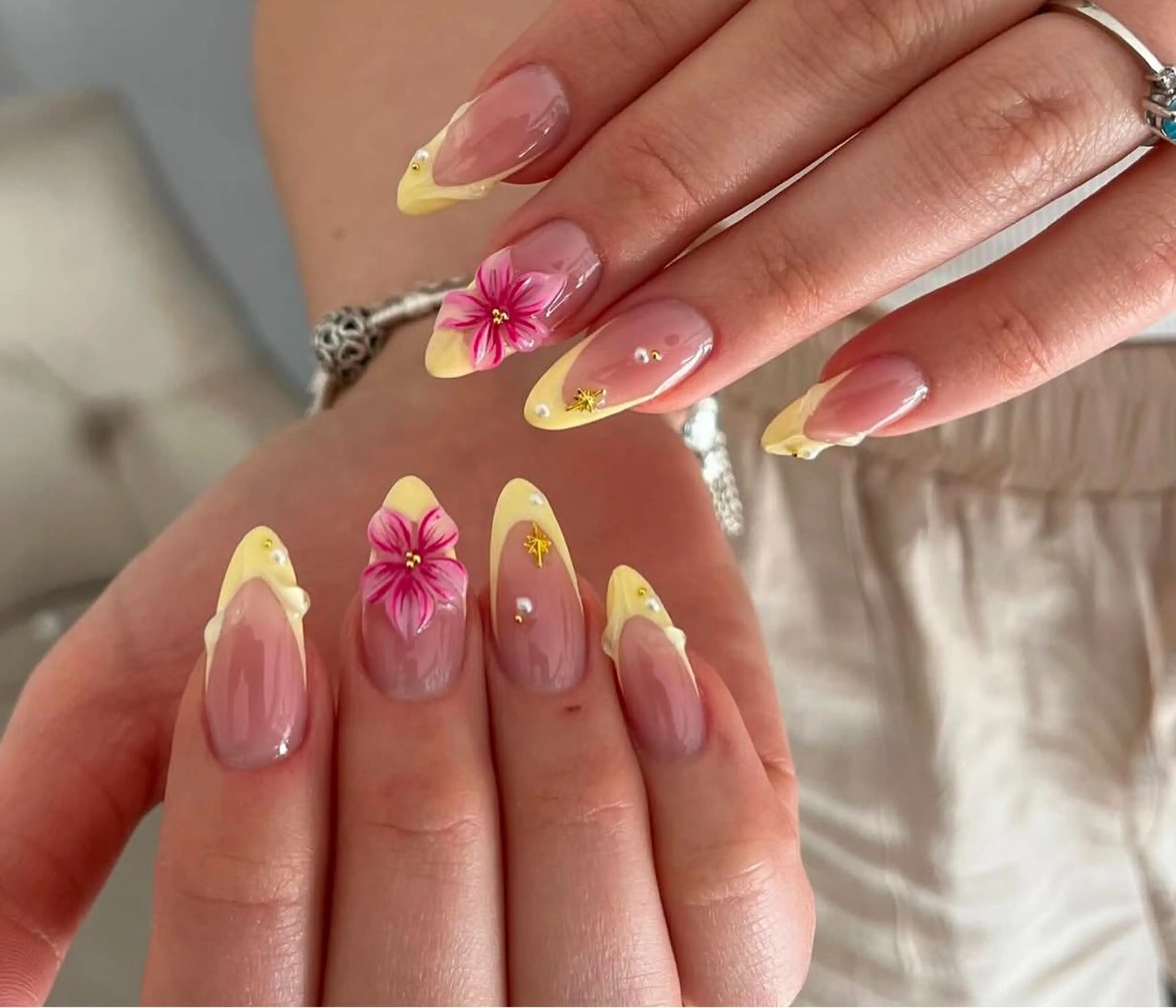 ネイル アートネイル オーロラネイル チークネイル フレンチネイル ガラスフレンチ ハンドネイル 🎀🎀YooLi Nail Salonのネイルデザイン