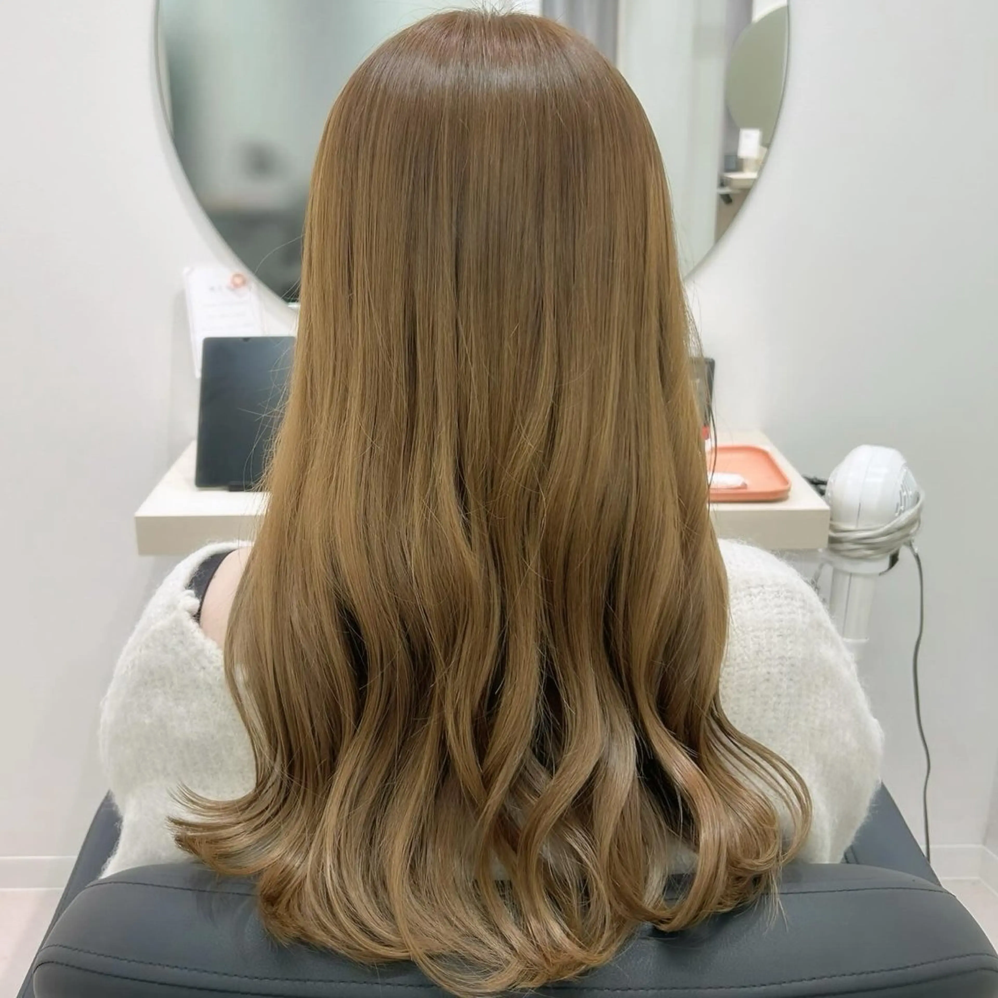 ロング カラー ベージュカラー ミルクティーベージュ 🤍MIREA🤍 tocca茨木店のヘアスタイル
