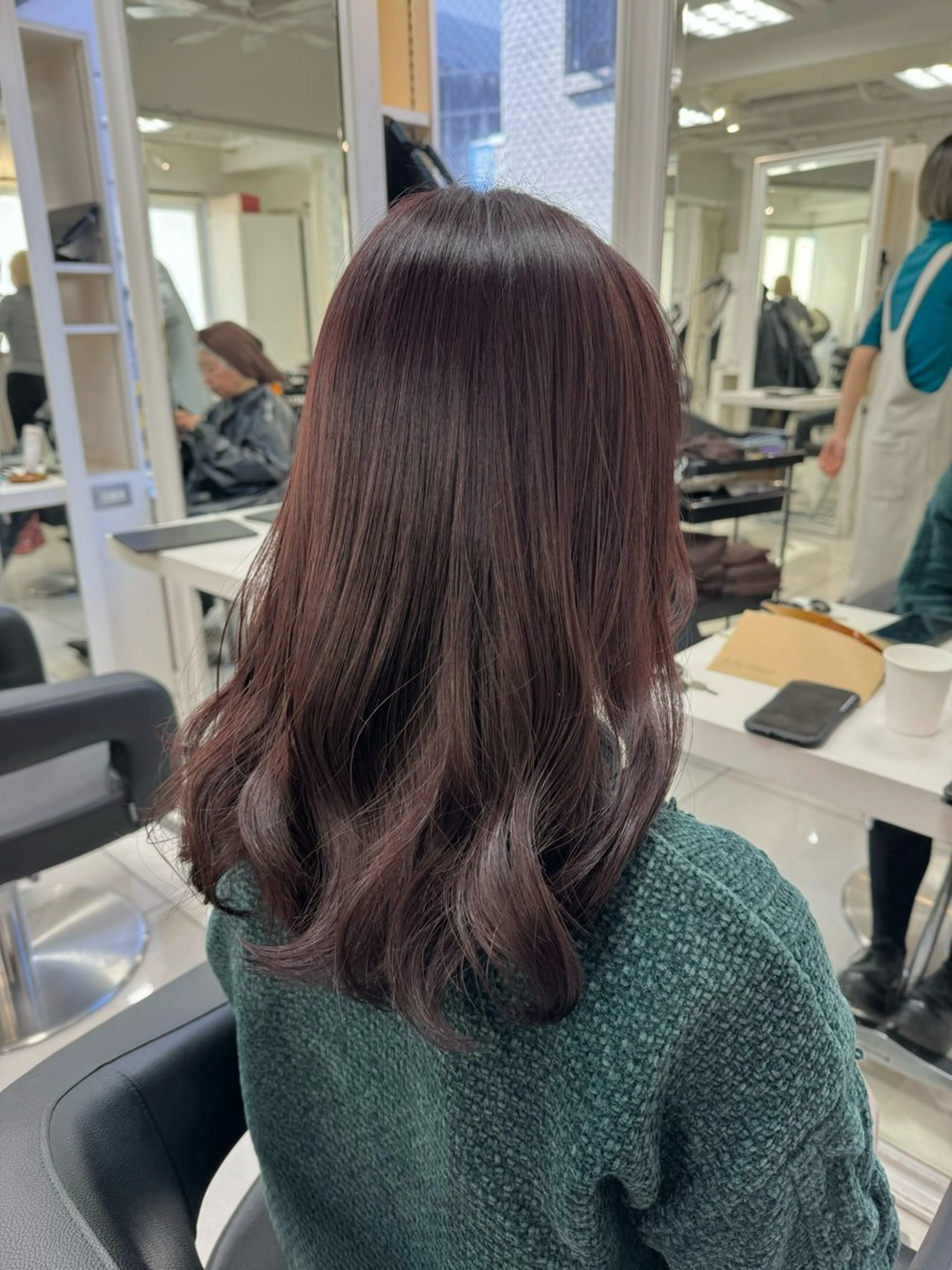 セミロング カラー ブラウンカラー イルミナカラー ラベンダーカラー ラベンダーブラウン ヘアカラー トリートメント 【デザインカラー】 粥川佳日望のヘアスタイル