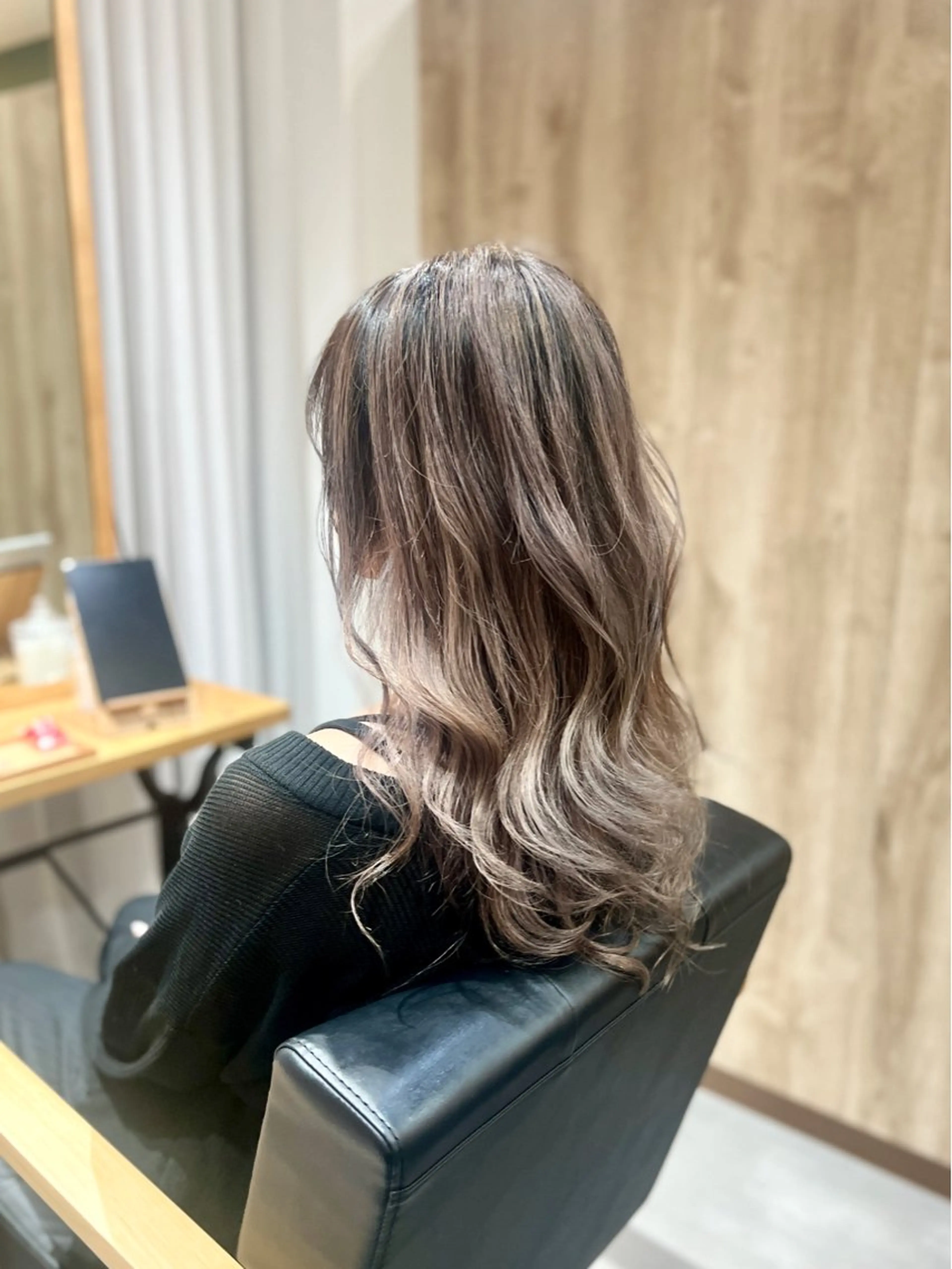 セミロング カラー バレイヤージュ ベージュカラー ブリーチ ケアブリーチ 透明感カラー 髪質改善✨艶カラー MASAYAのヘアスタイル