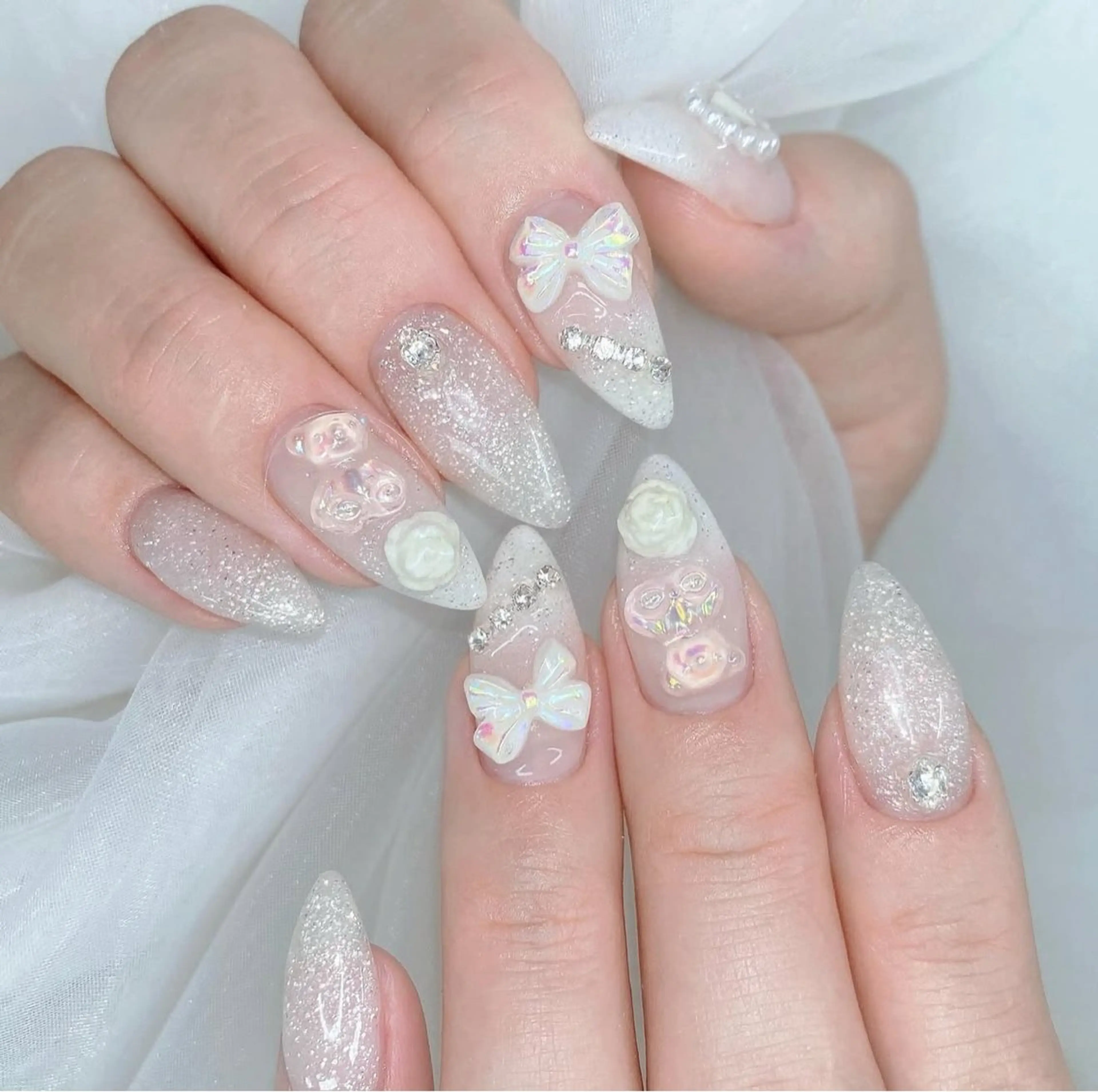 ネイル アニマル柄 オーロラネイル チークネイル フラッシュネイル ジェルネイル ハンドネイル Lyn TA Nailのネイルデザイン