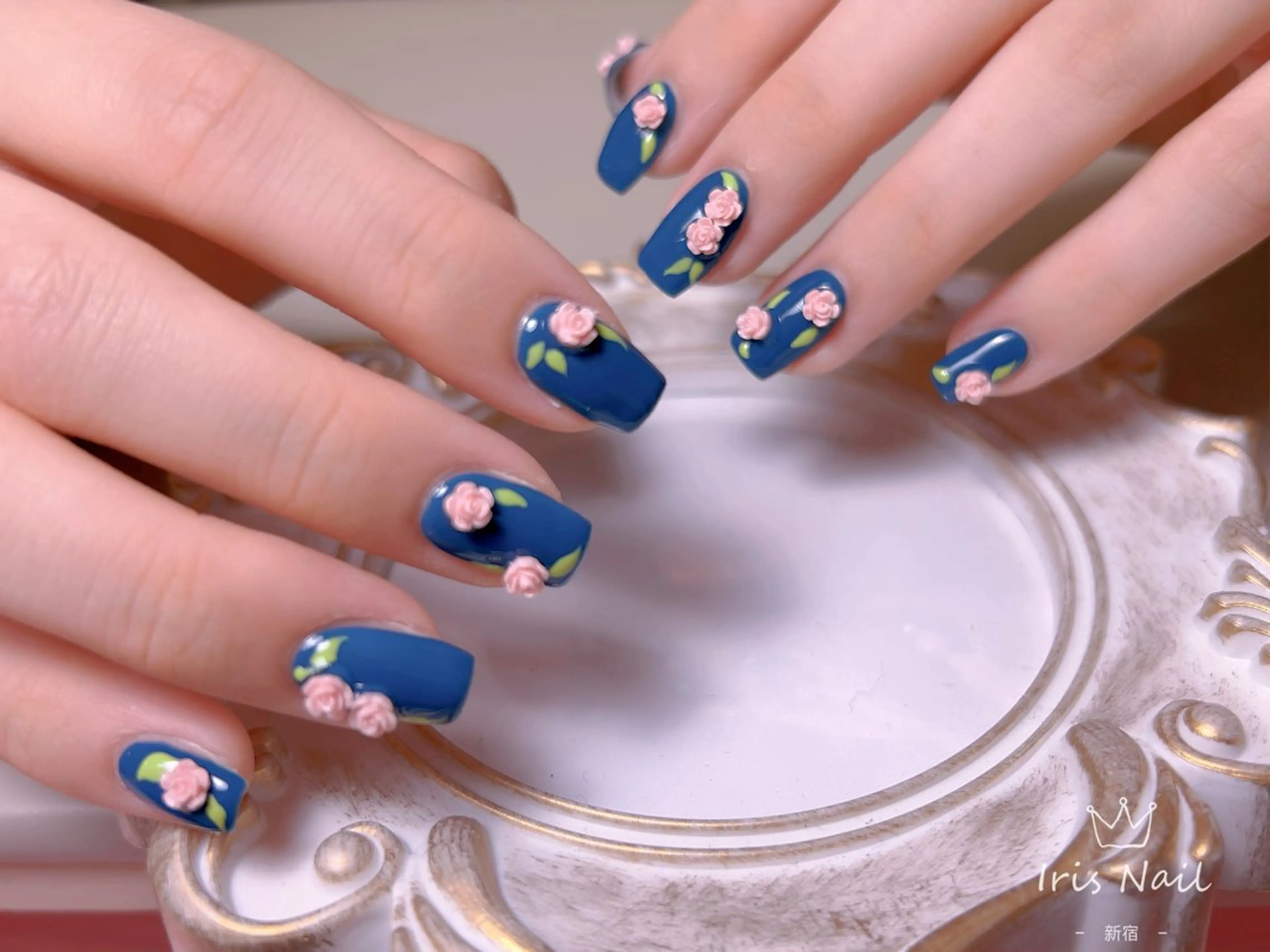 ネイル フレンチネイル ジェルネイル グラデーション 韓国ネイル マグネットネイル ハンドネイル 【長さ出し】 IRIS NAILのネイルデザイン