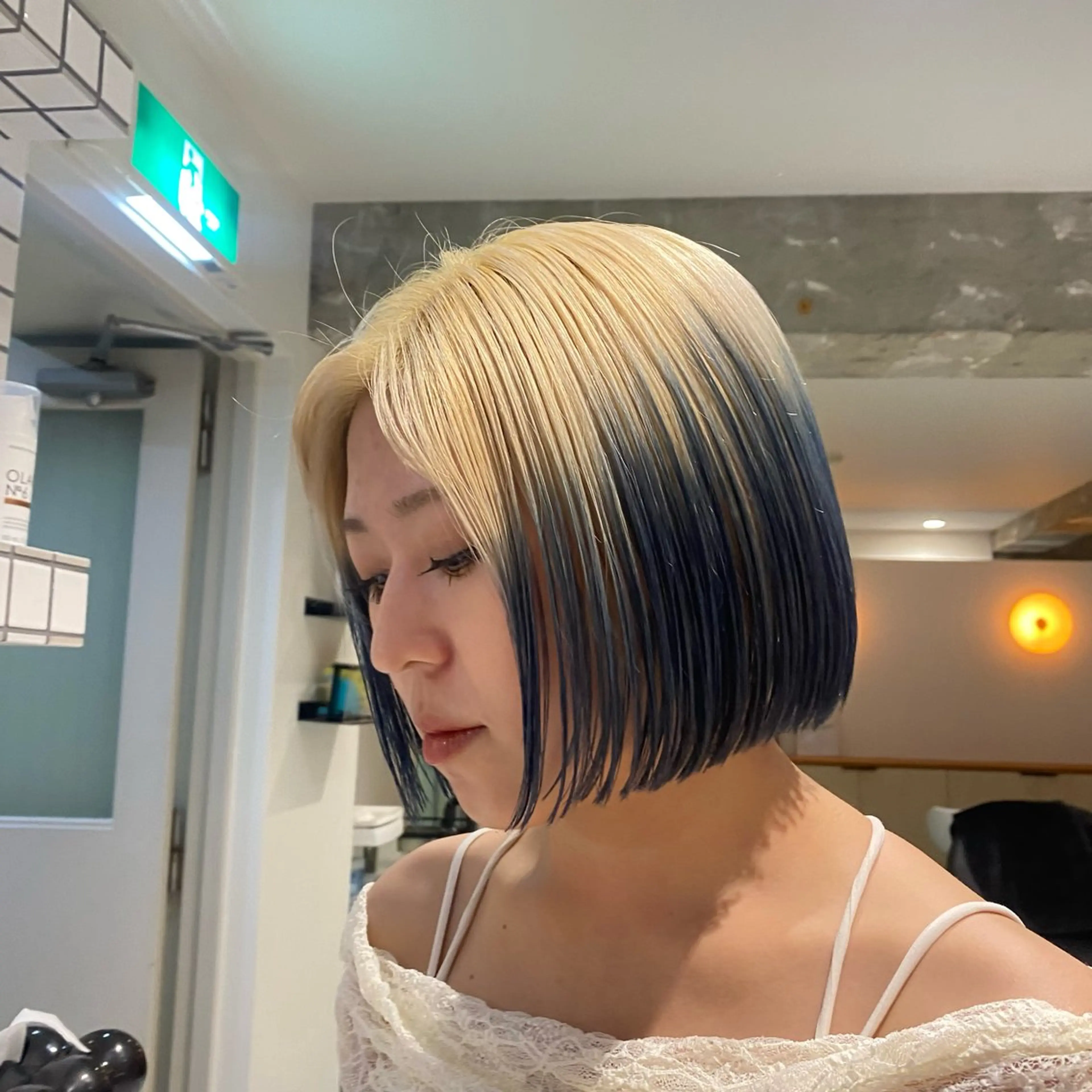 ミディアム カラー hair salon 束sok所属・ナホ/ハイトーン/ ショートカットモデルのヘアスタイル