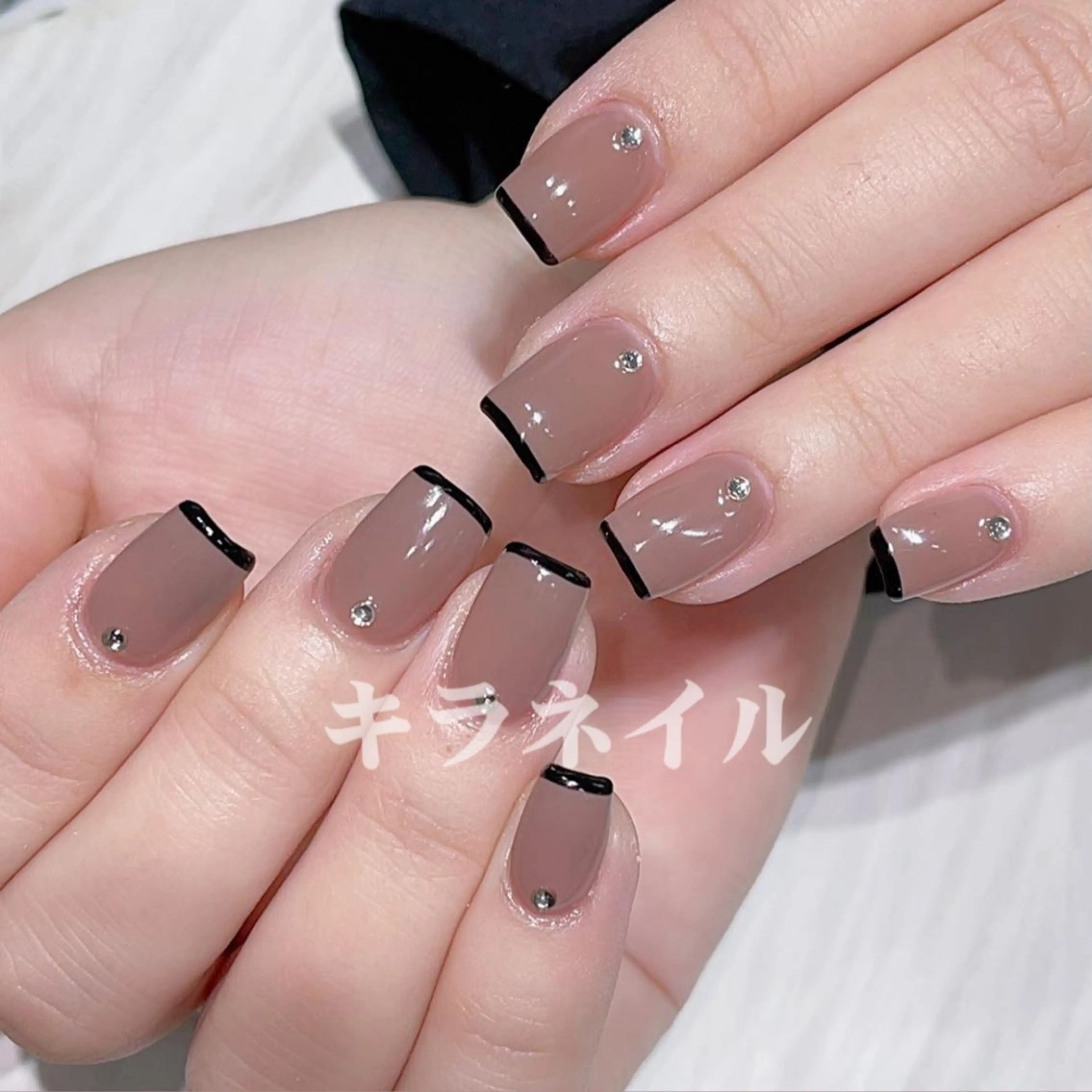 ネイル ハンドネイル 💗キラネイル💗 モチ最高のネイルデザイン