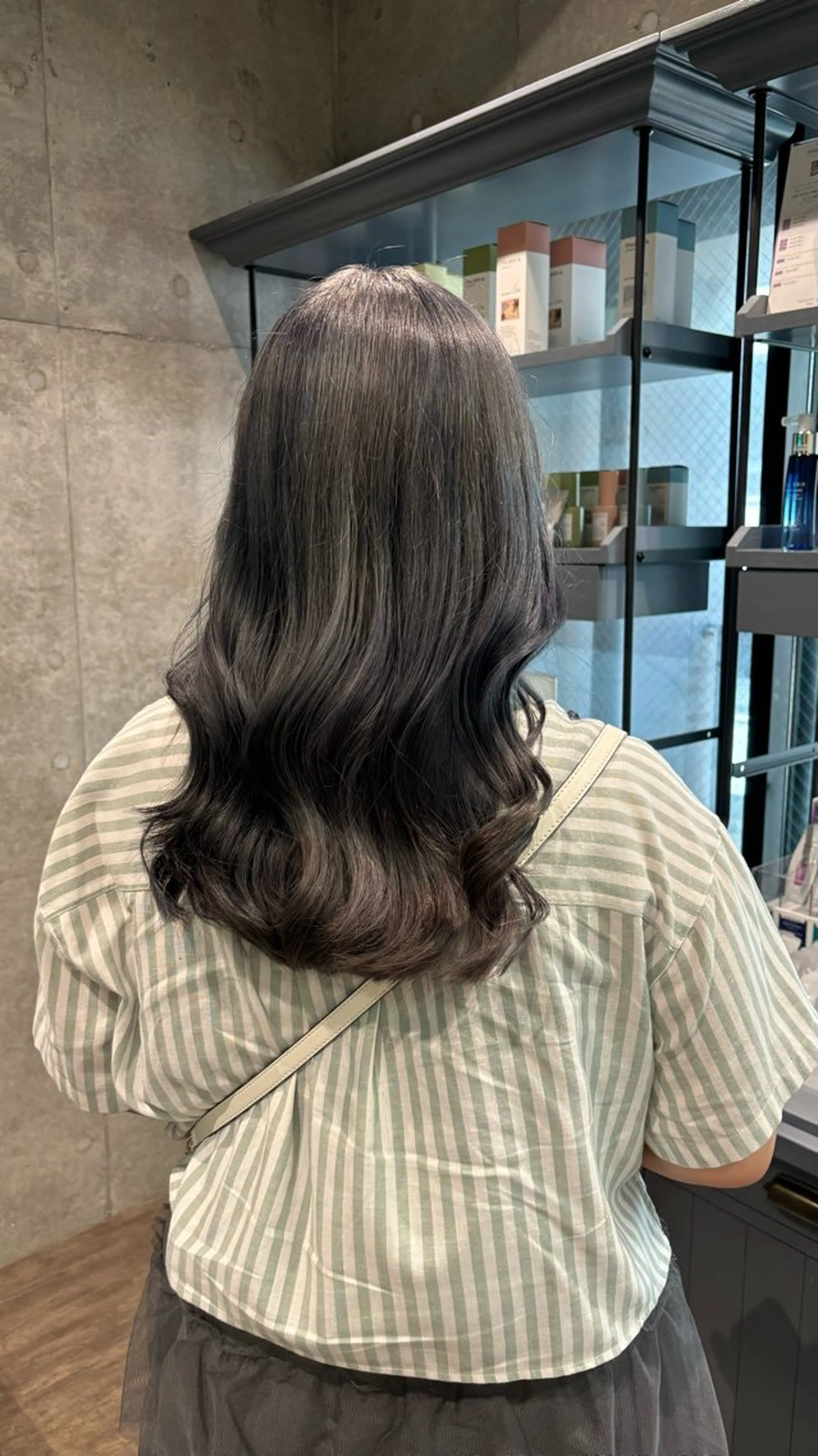 ロング カラー 透明感カラー ハイトーンカラー 髪質改善 ロング 縮毛矯正 ヘアカラー トリートメント 🎀縮毛矯正.暗髪 .艶髪🩶ちひろのヘアスタイル