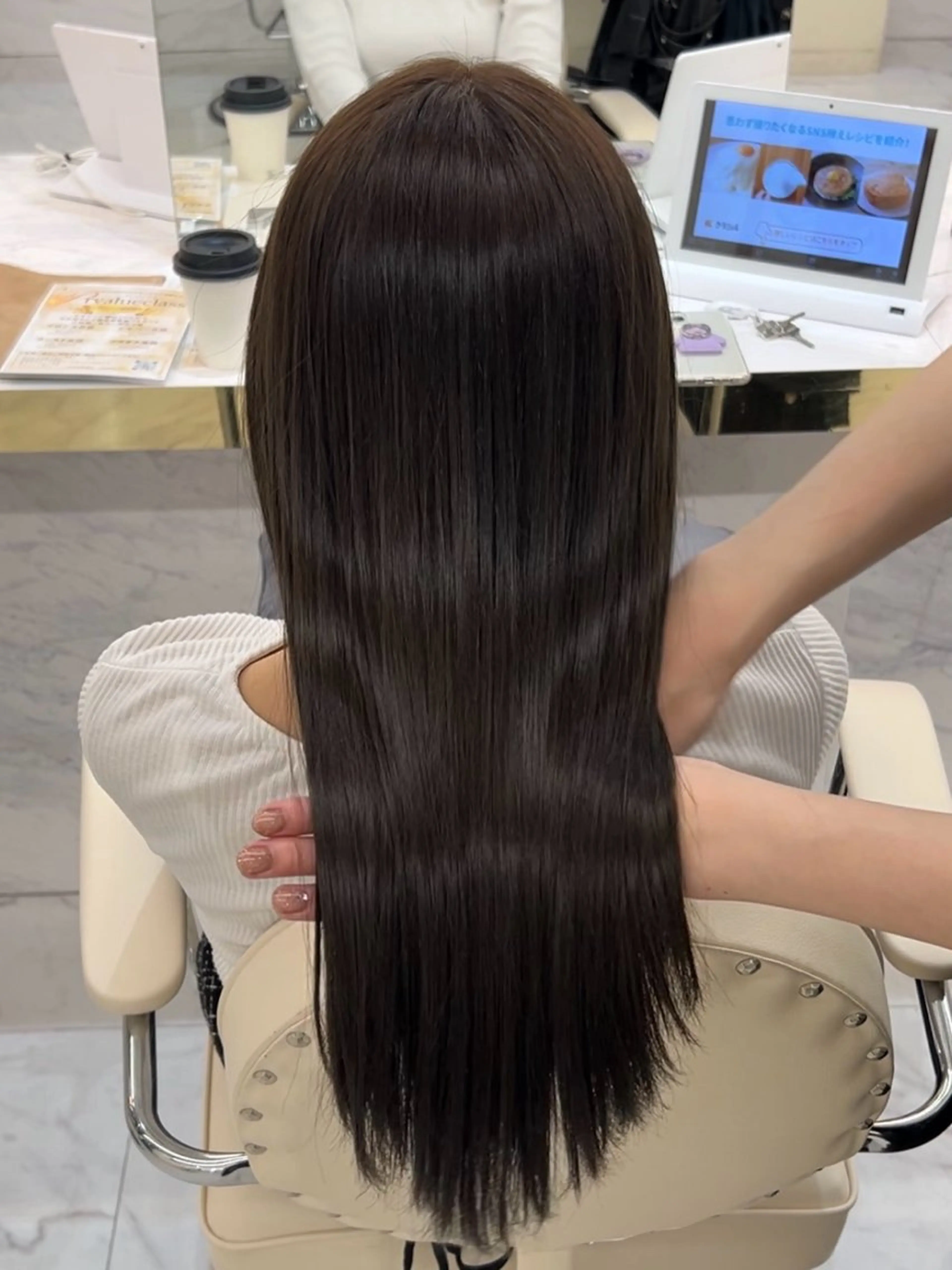 セミロング カラー ヘアアレンジ 髪質改善 縮毛矯正 酸性ストレート カット ヘアカラー 縮毛矯正 トリートメント mao透明感カラー 似合わせヘアメイクのヘアスタイル