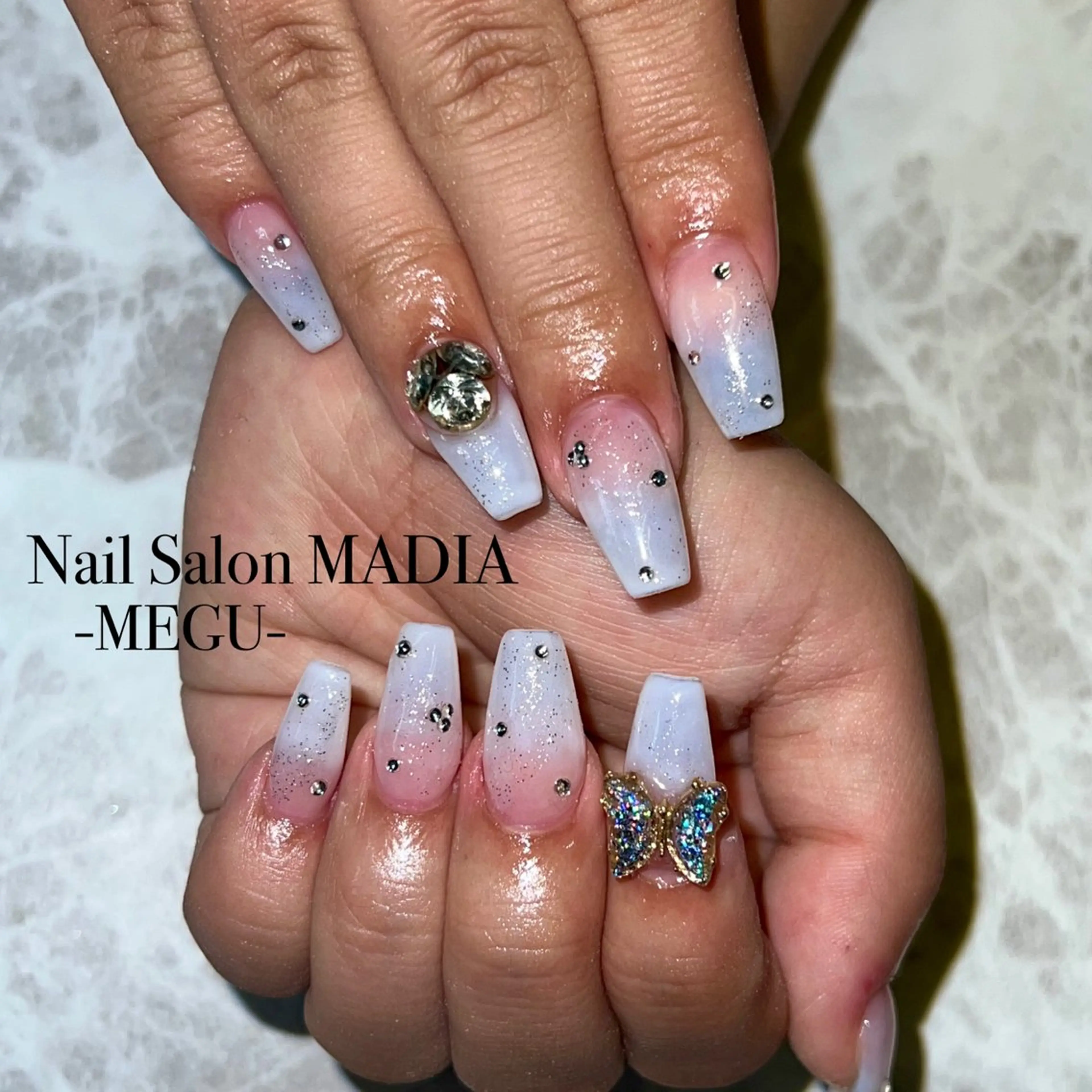 ネイル MADIA藤沢所属・MADIA MEGUのネイルデザイン