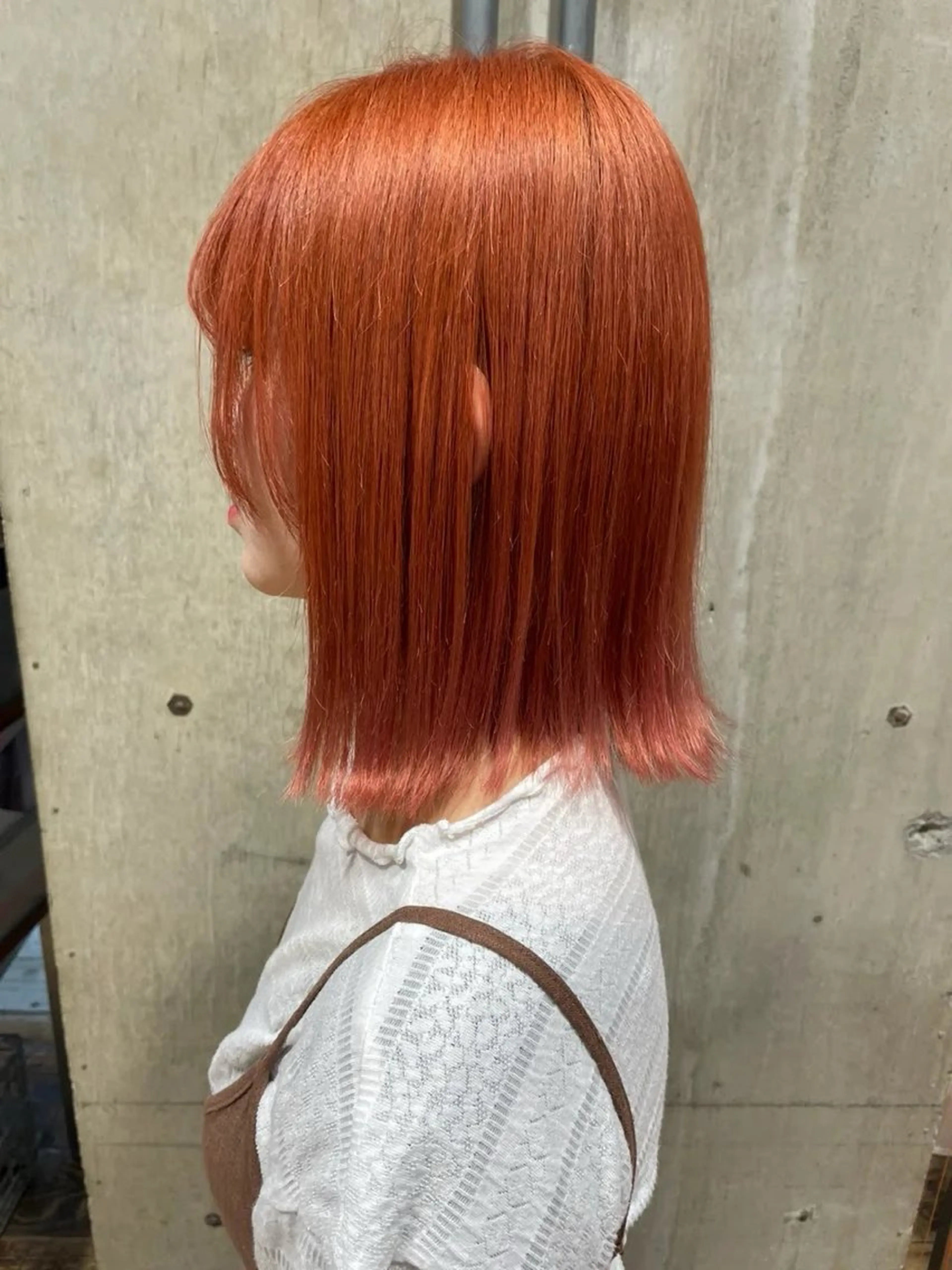ミディアム カラー ブリーチ ワタナベ アオイのヘアスタイル