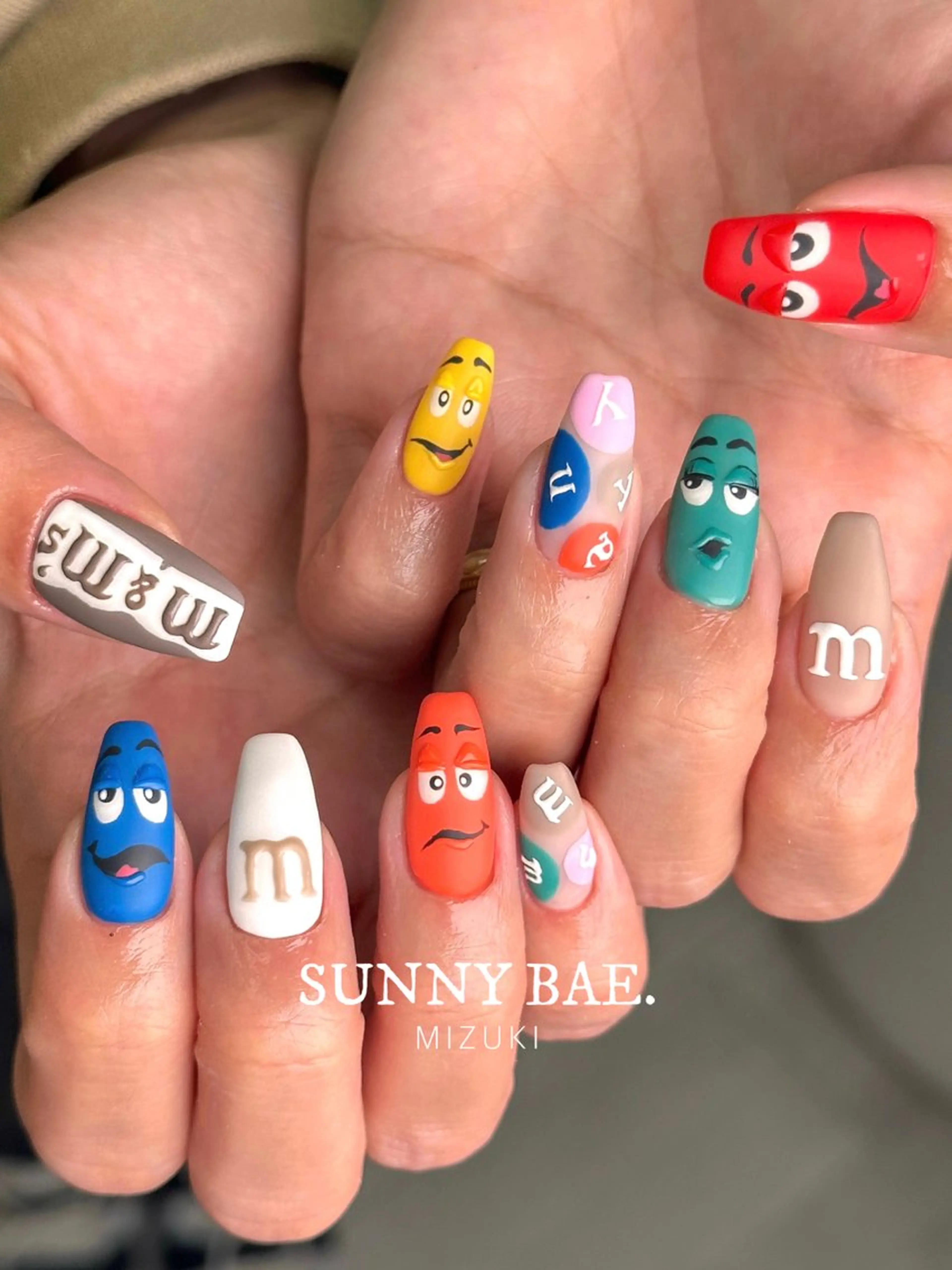 ネイル マットネイル SUNNY BAE. 🌼MIZUKIのネイルデザイン