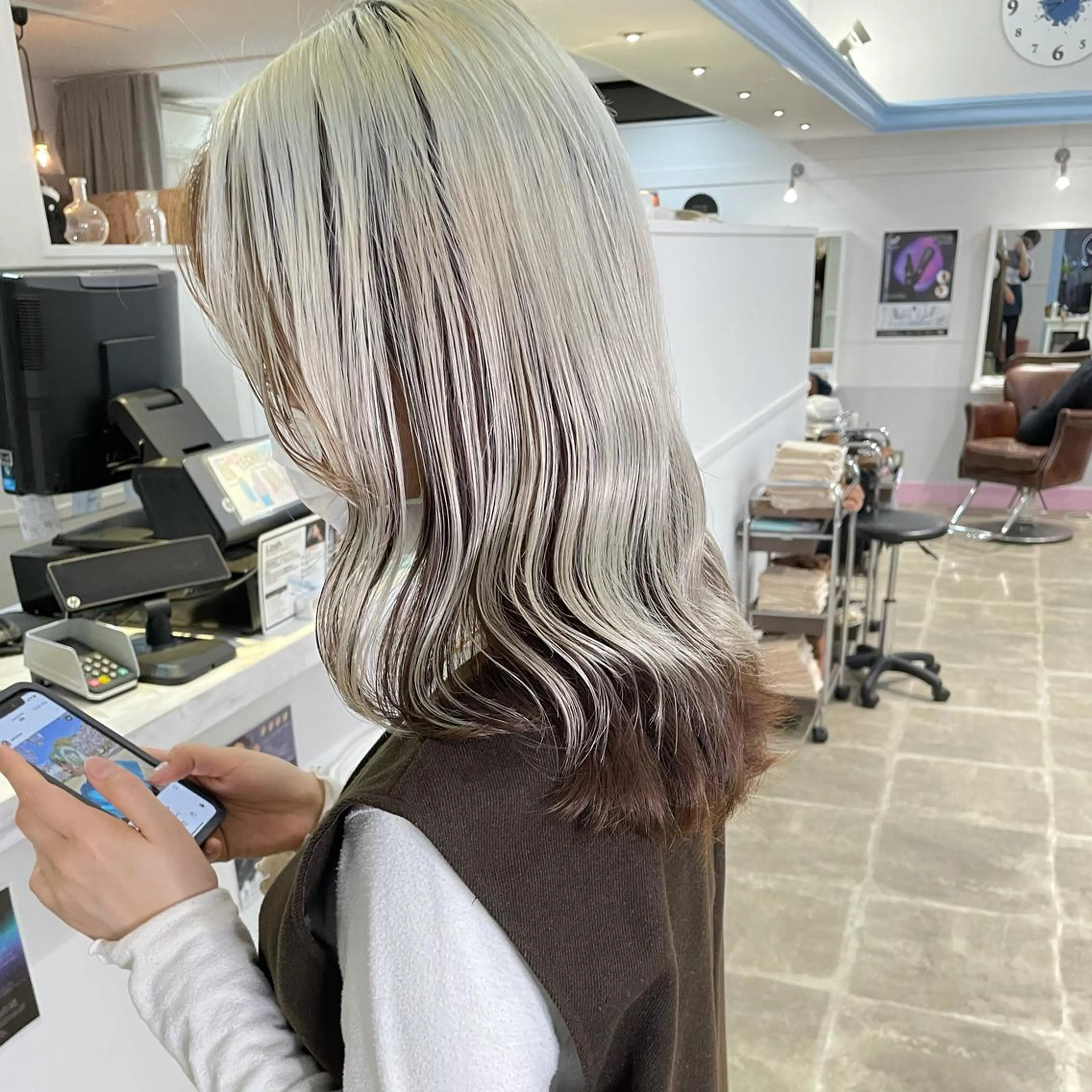 ロング ヘアカラー トリートメント Lit所属・Lit.豊橋 夏目のヘアスタイル