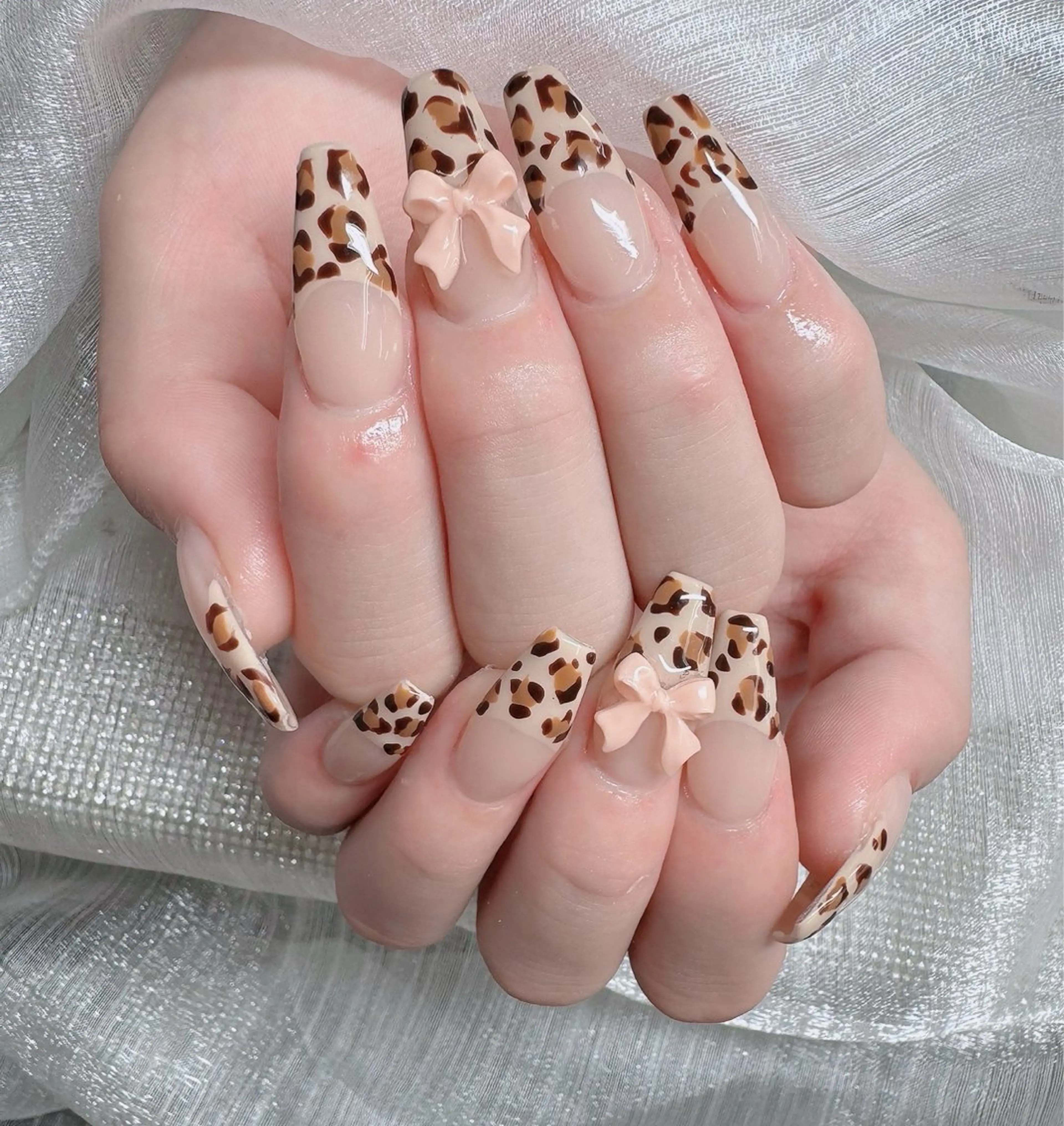 ネイル フレンチネイル ジェルネイル ガラスフレンチ ハロウィン ハート ハンドネイル H.baby Nail Salonのネイルデザイン