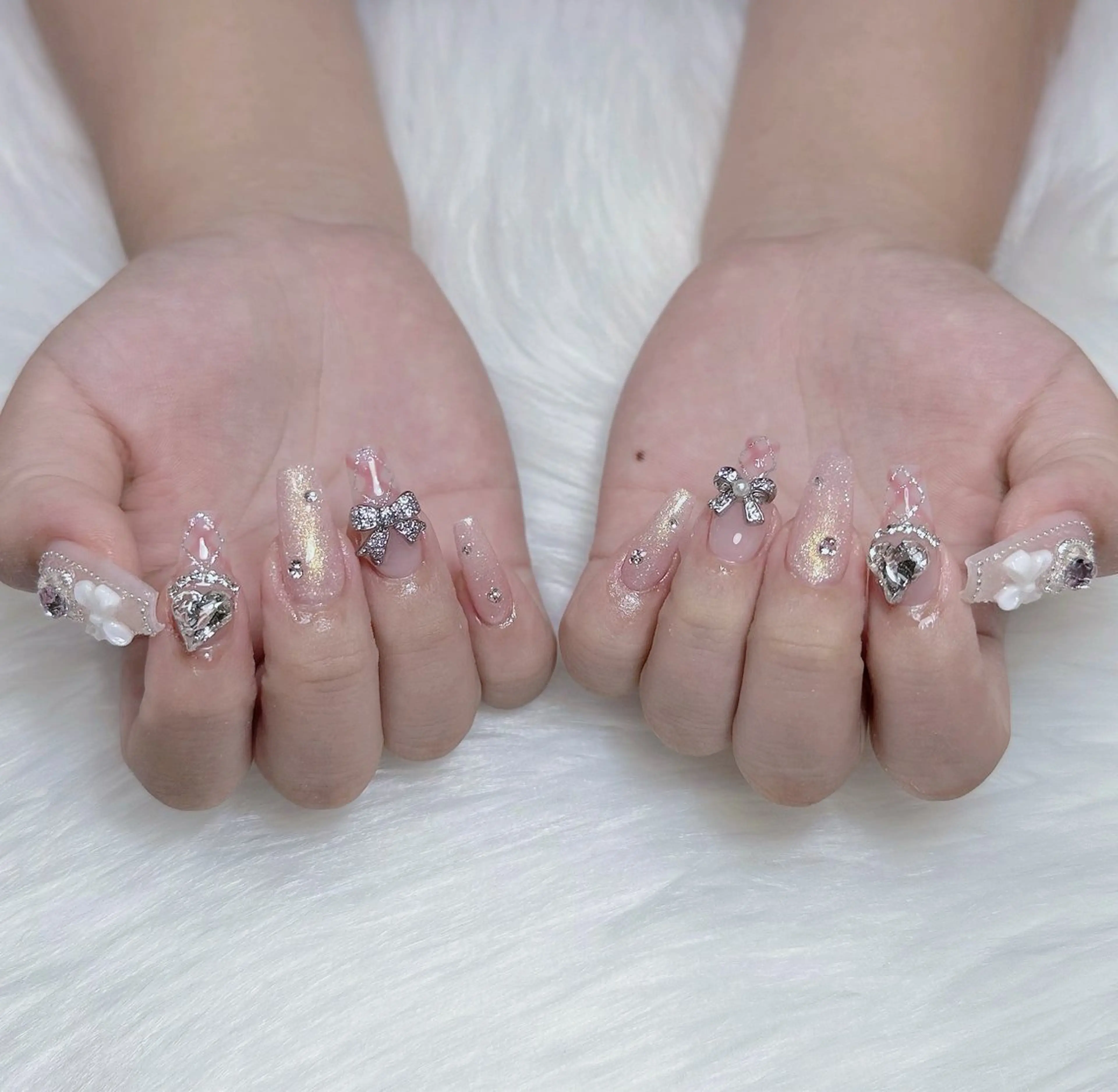 ネイル アートネイル オーロラネイル ジェルネイル 韓国ネイル ロングネイル ハンドネイル Nichi Nailsのネイルデザイン