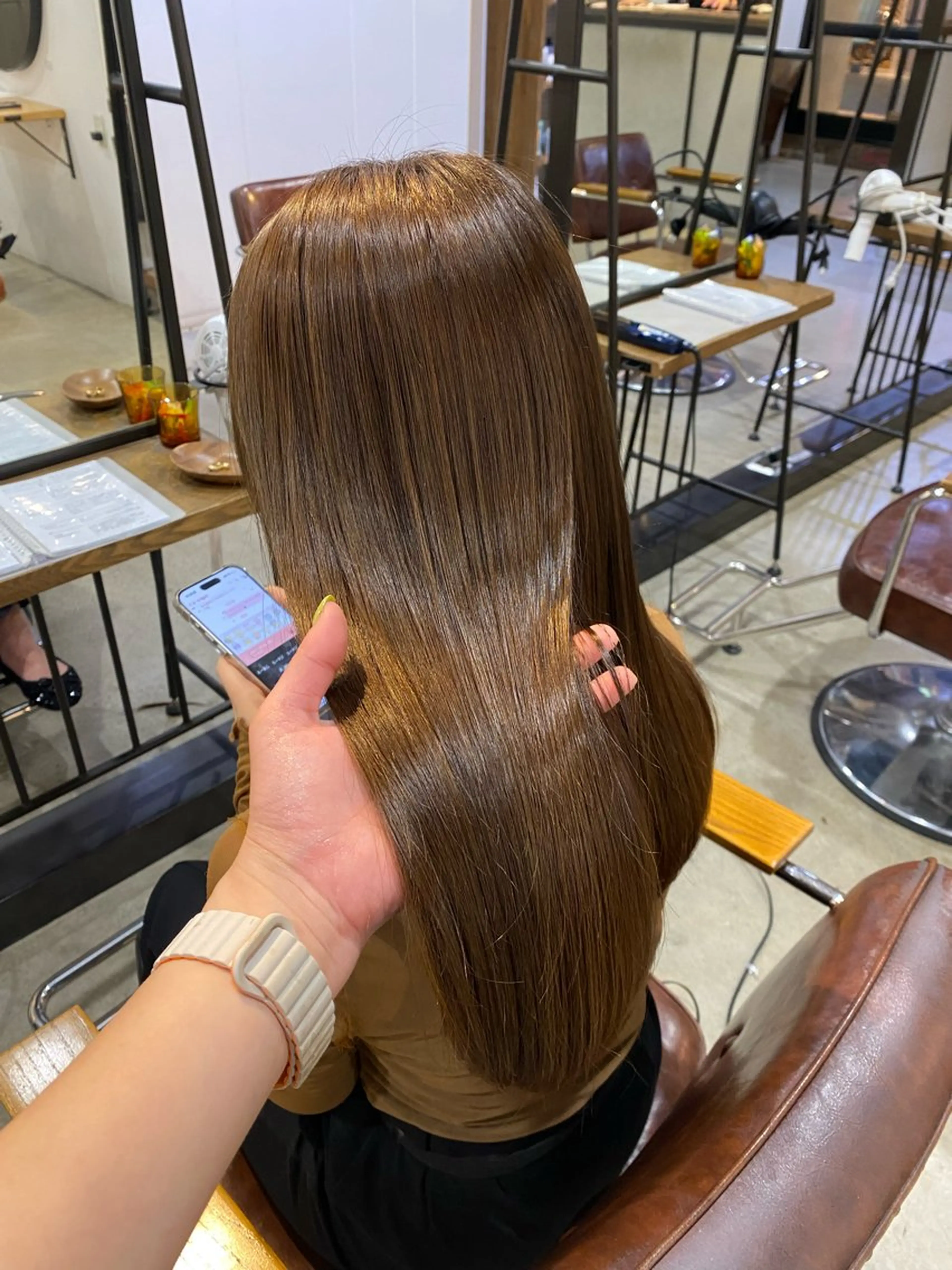 セミロング カラー パーマ 平川 夏海のヘアスタイル
