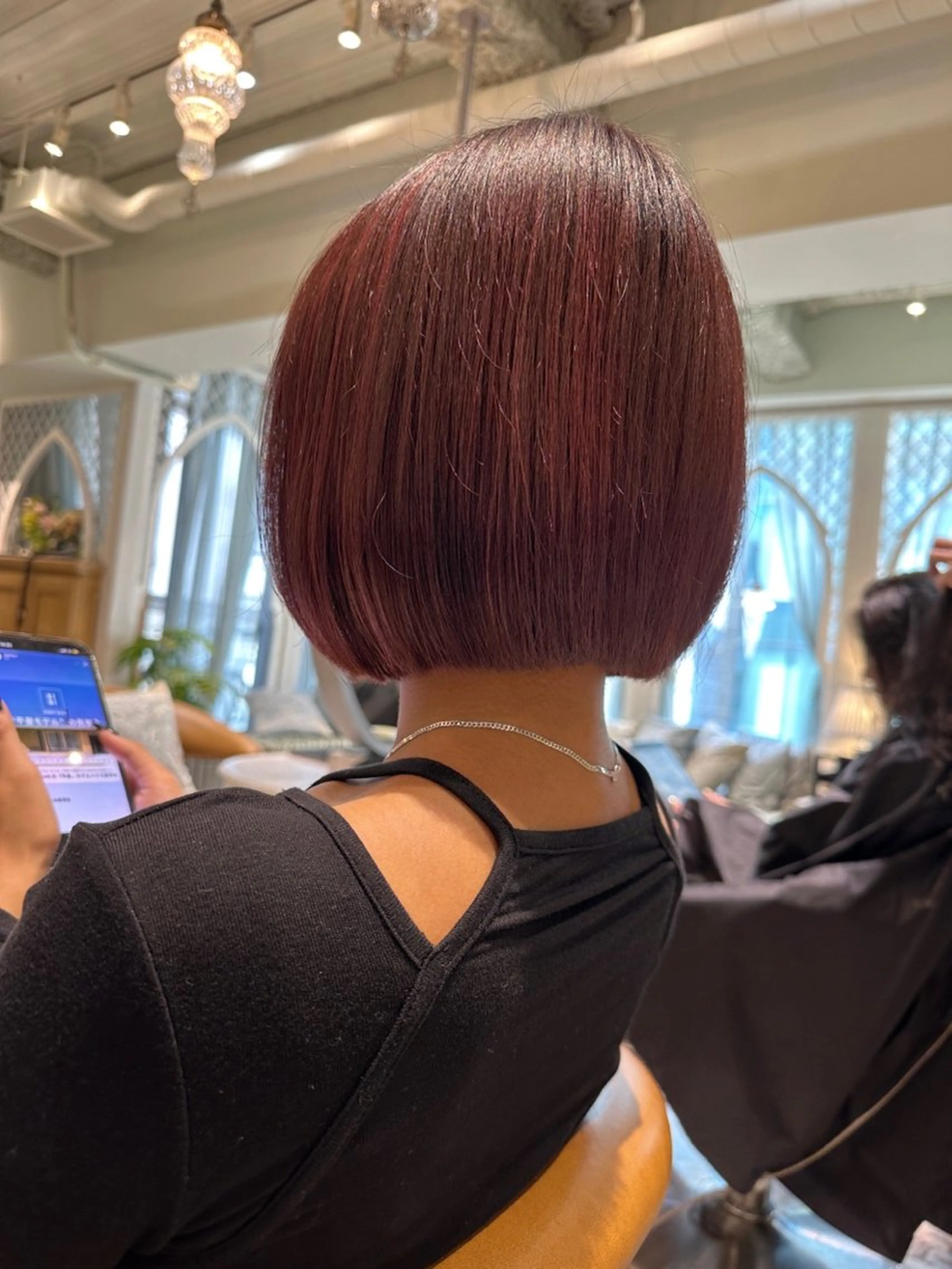 ショート カラー ブリーチ ダブルカラー イヤリングカラー ハイライトカラー インナーカラー Bond Story fleek所属・渡辺 麻衣のヘアスタイル