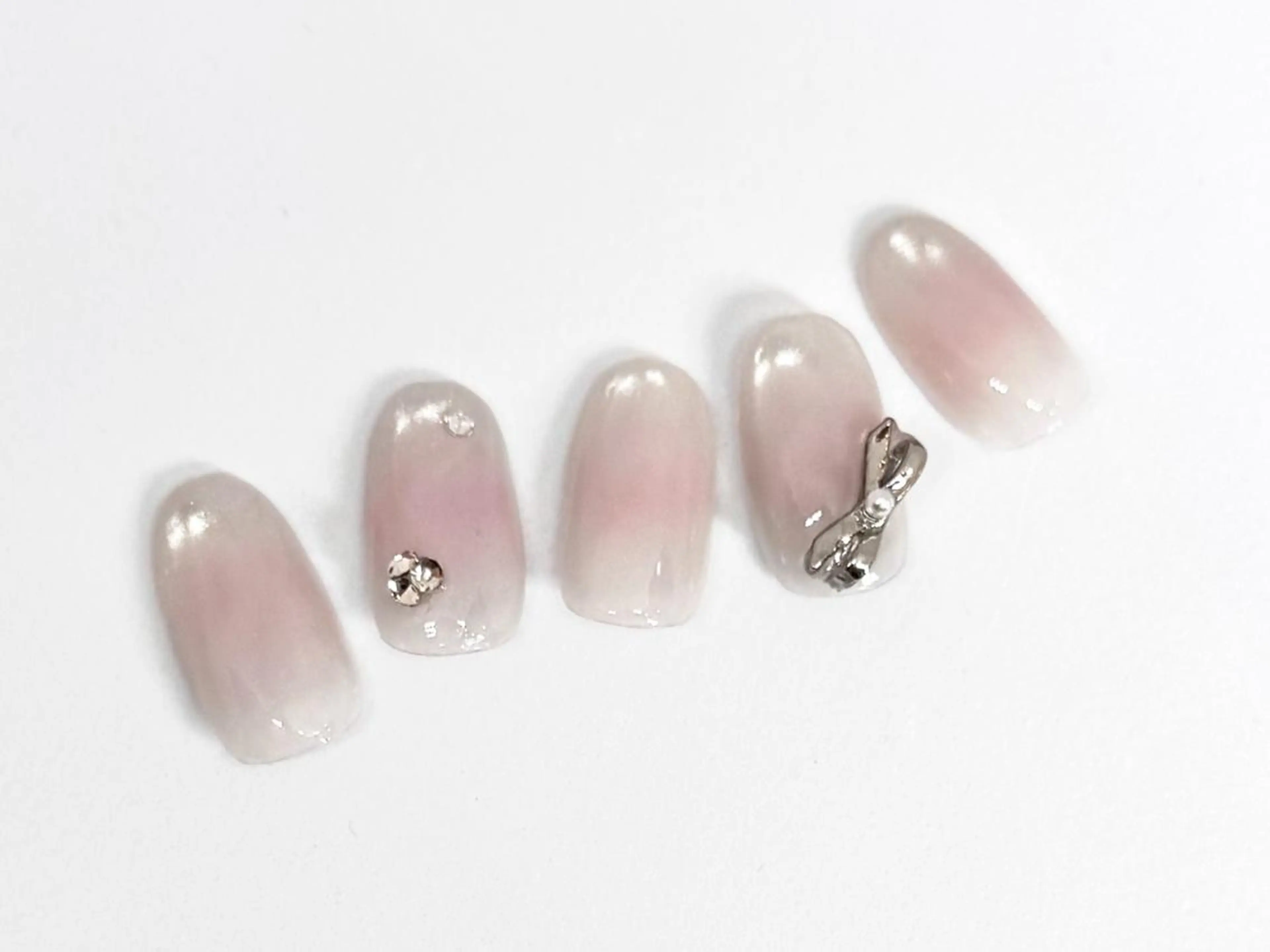 ネイル 【寺岡】 ロイヤル•セラピストのネイルデザイン