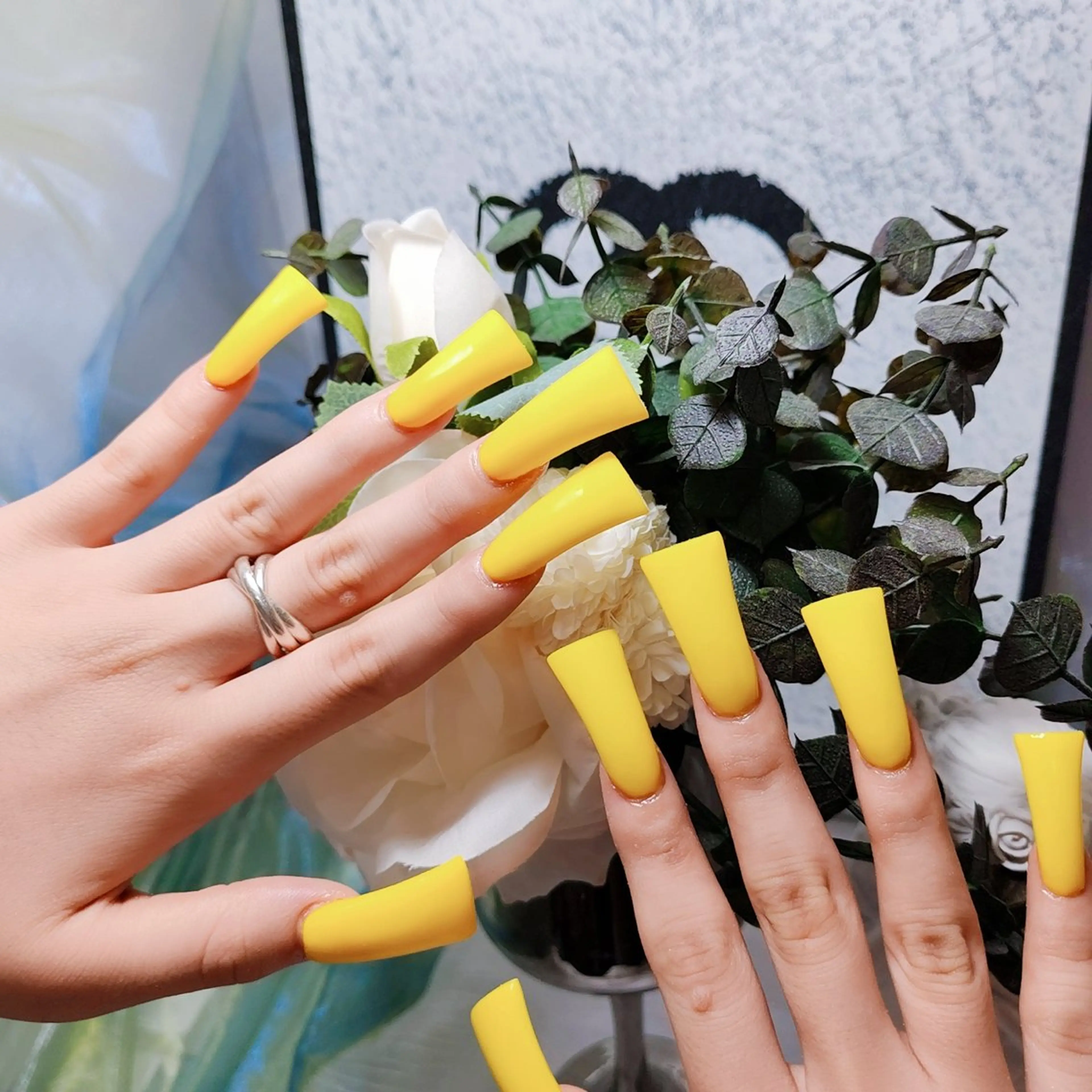 ネイル ハンドネイル ハンドケア BuBu Nail渋谷道玄坂のネイルデザイン