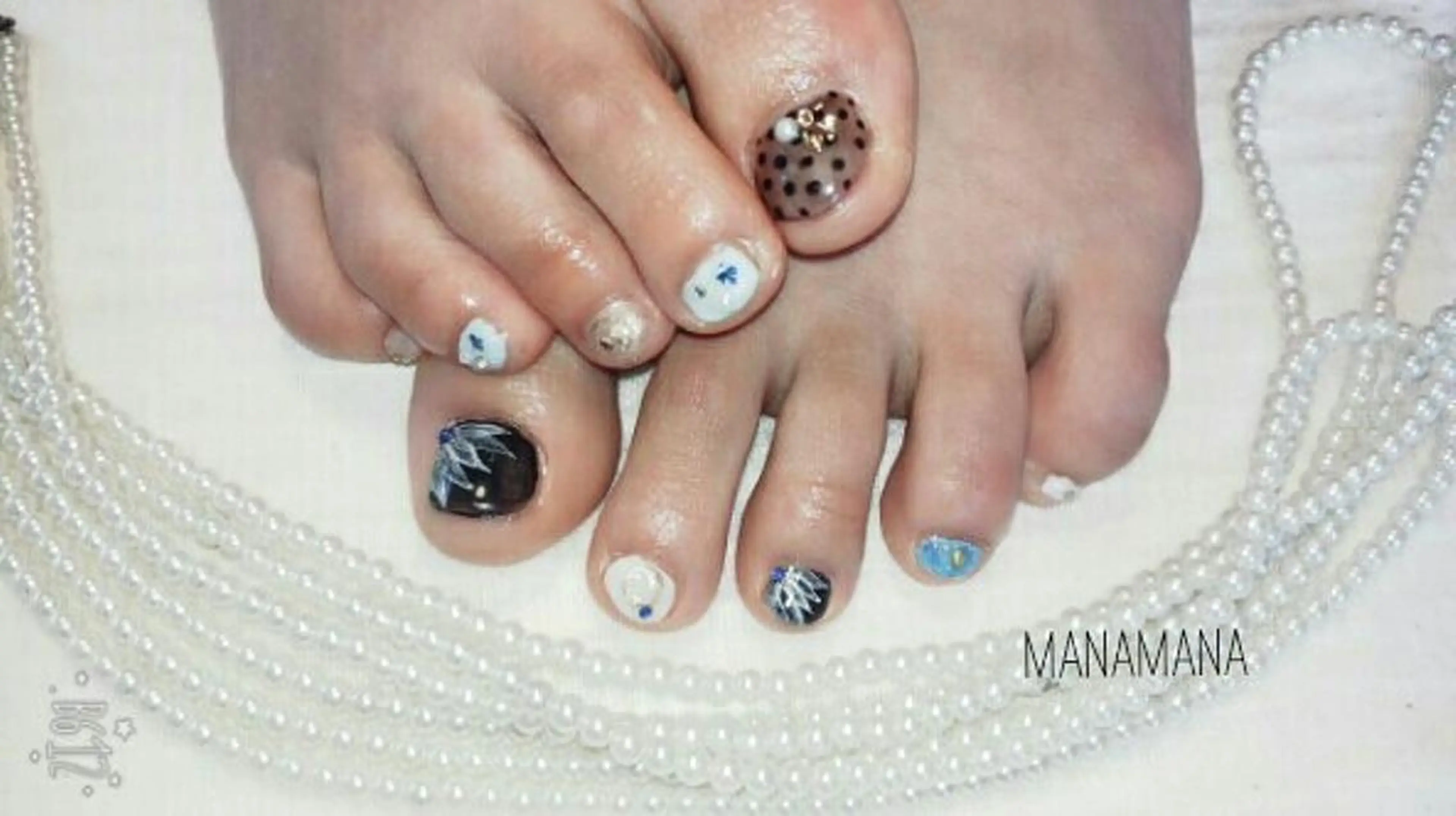 ネイル フラワーネイル フットネイル 持ち込み MANA MANAのネイルデザイン