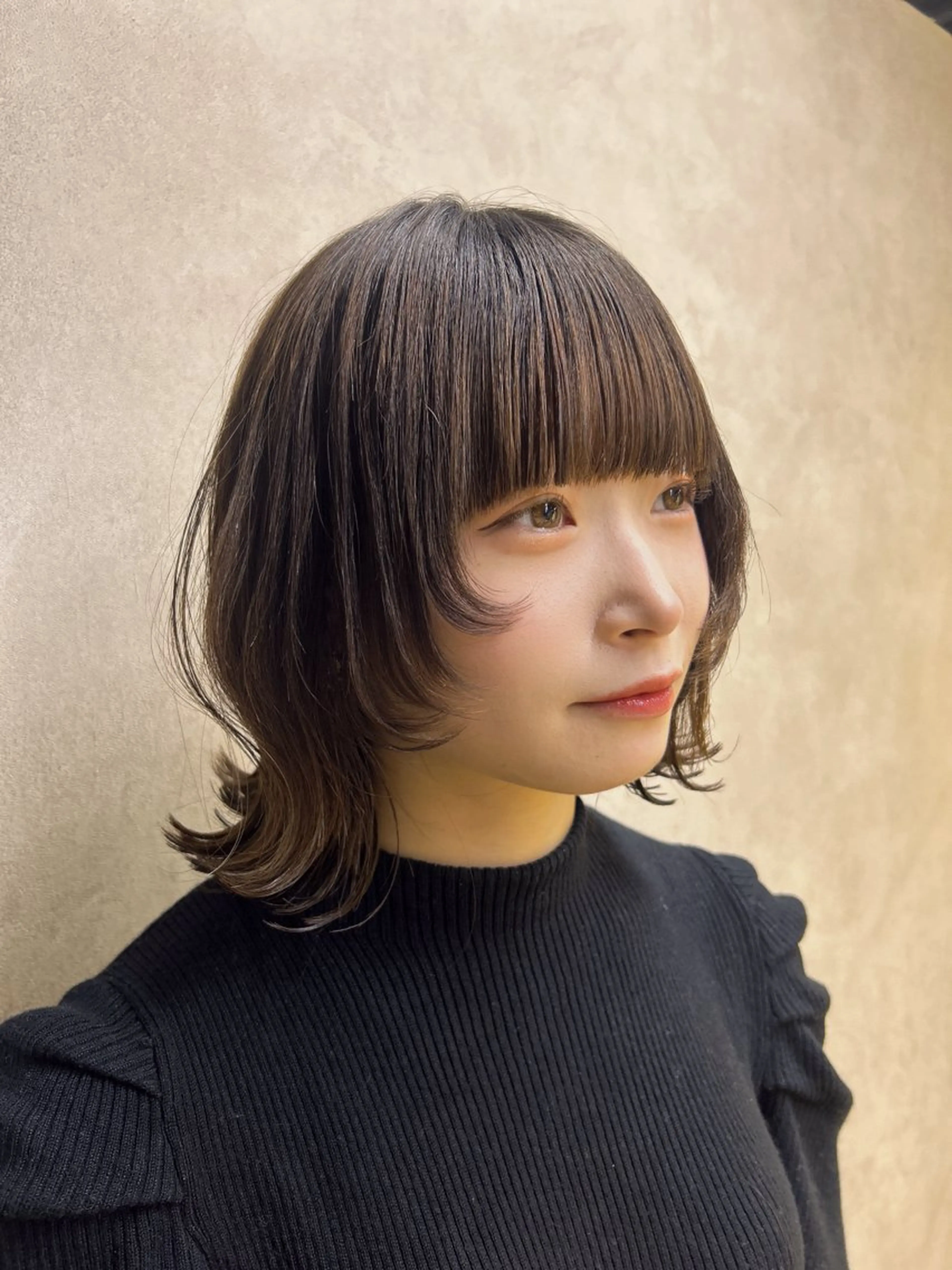 ミディアム ぱつっとボブ/Wカラ ー/ことこ🍒のヘアスタイル