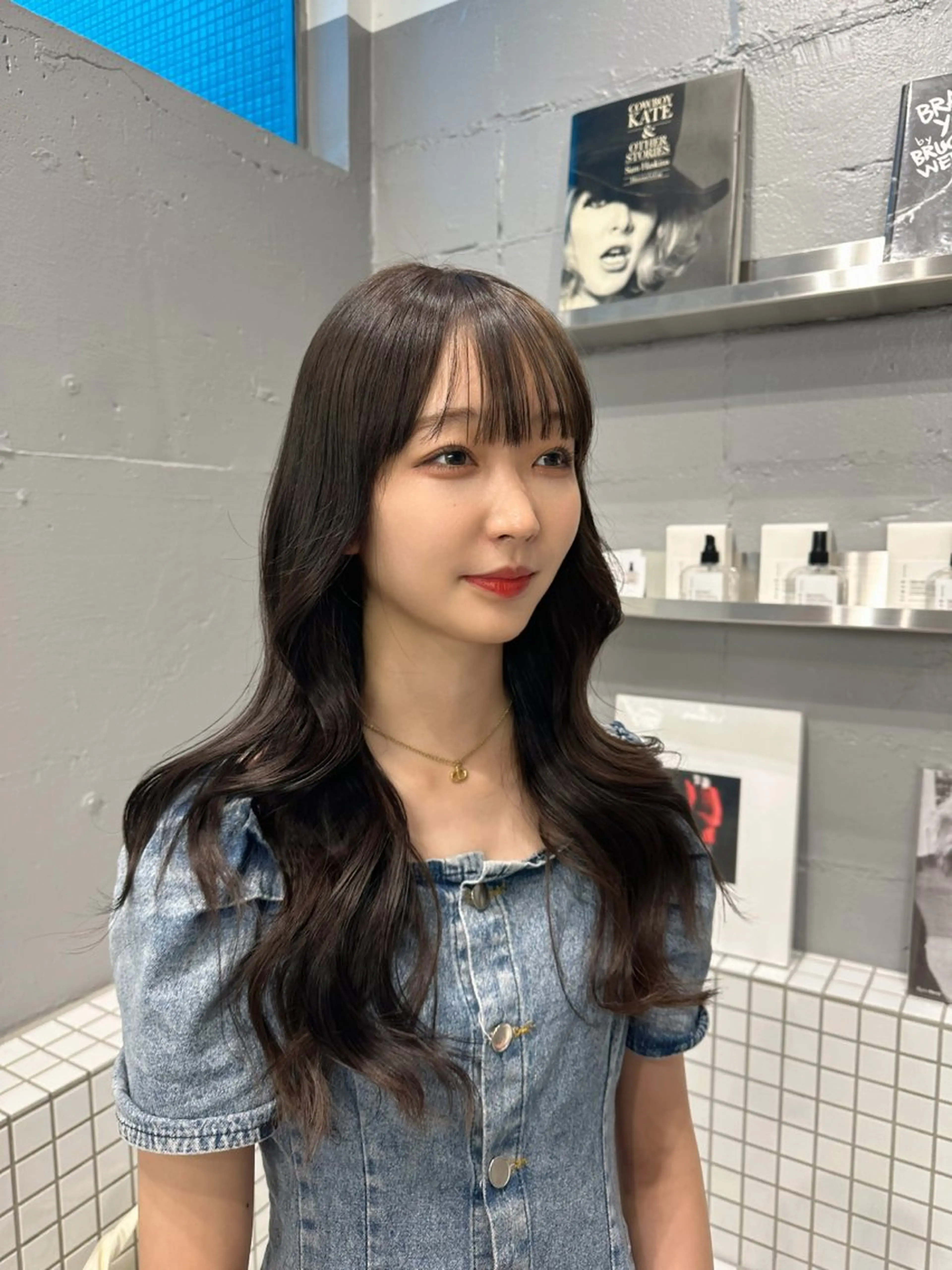 セミロング カラー ヘアアレンジ ヘアカラー ハイトーン特化 pepe🎀のヘアスタイル