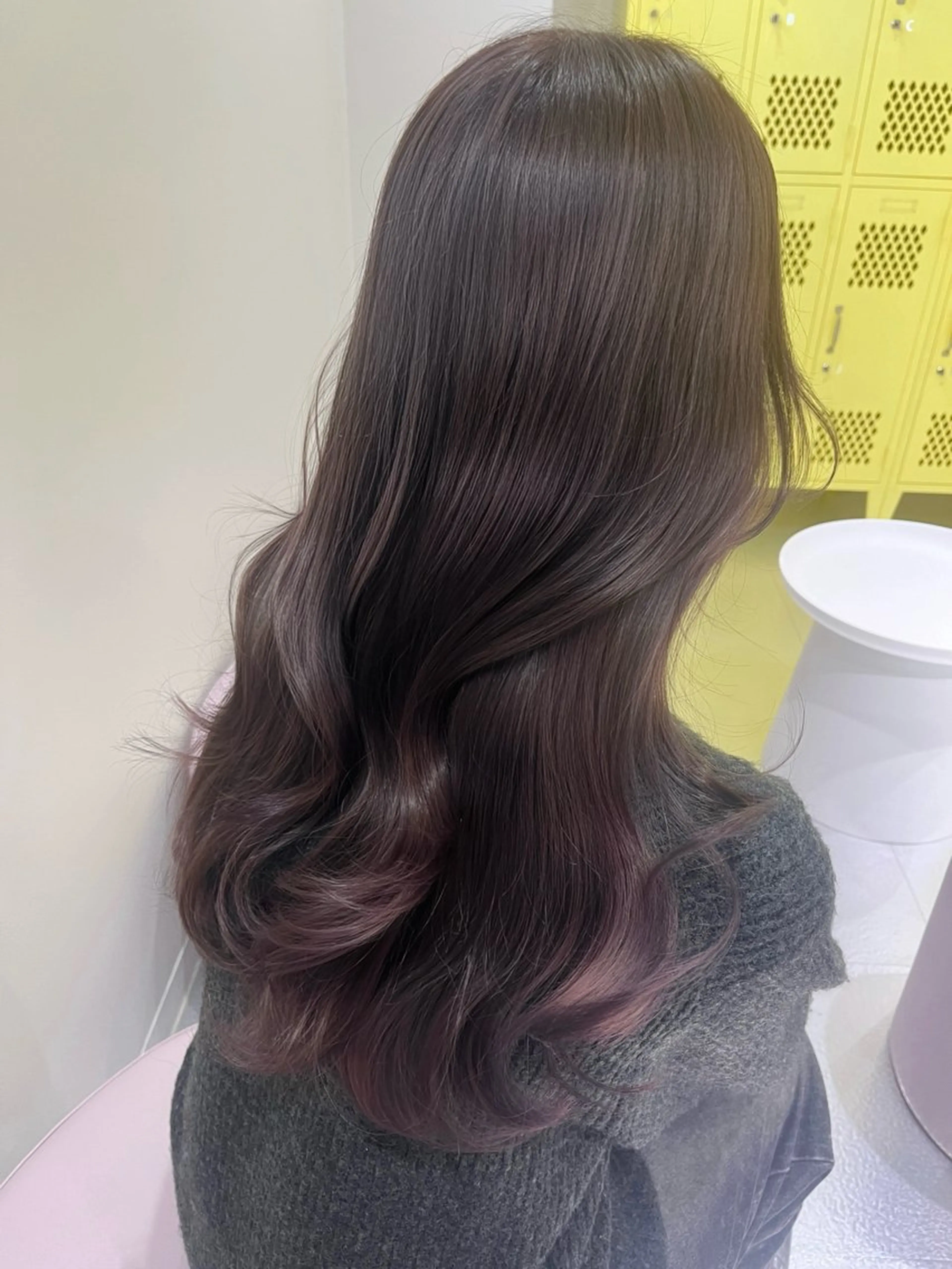 ロング カラー ラベンダーカラー ラベンダーグレー ヘアカラー トリートメント Xena ria 衣織/ブリーチカラーのヘアスタイル
