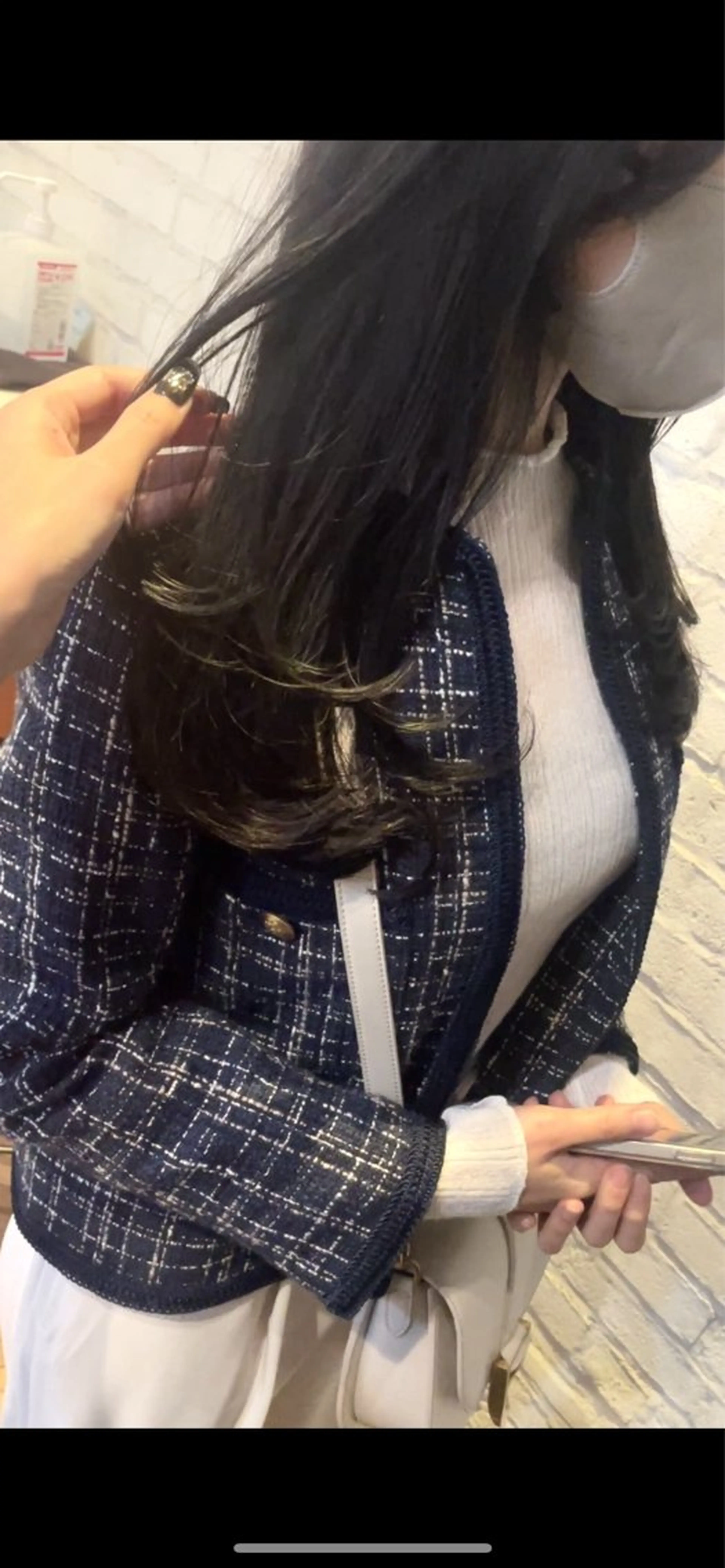 ロング カラー 黒髪 ブルーカラー ブルーブラック ブルージュ ダークグレー カット ヘアカラー トリートメント BEBE所属・ブリーチなし 透明感カラーKANAのヘアスタイル