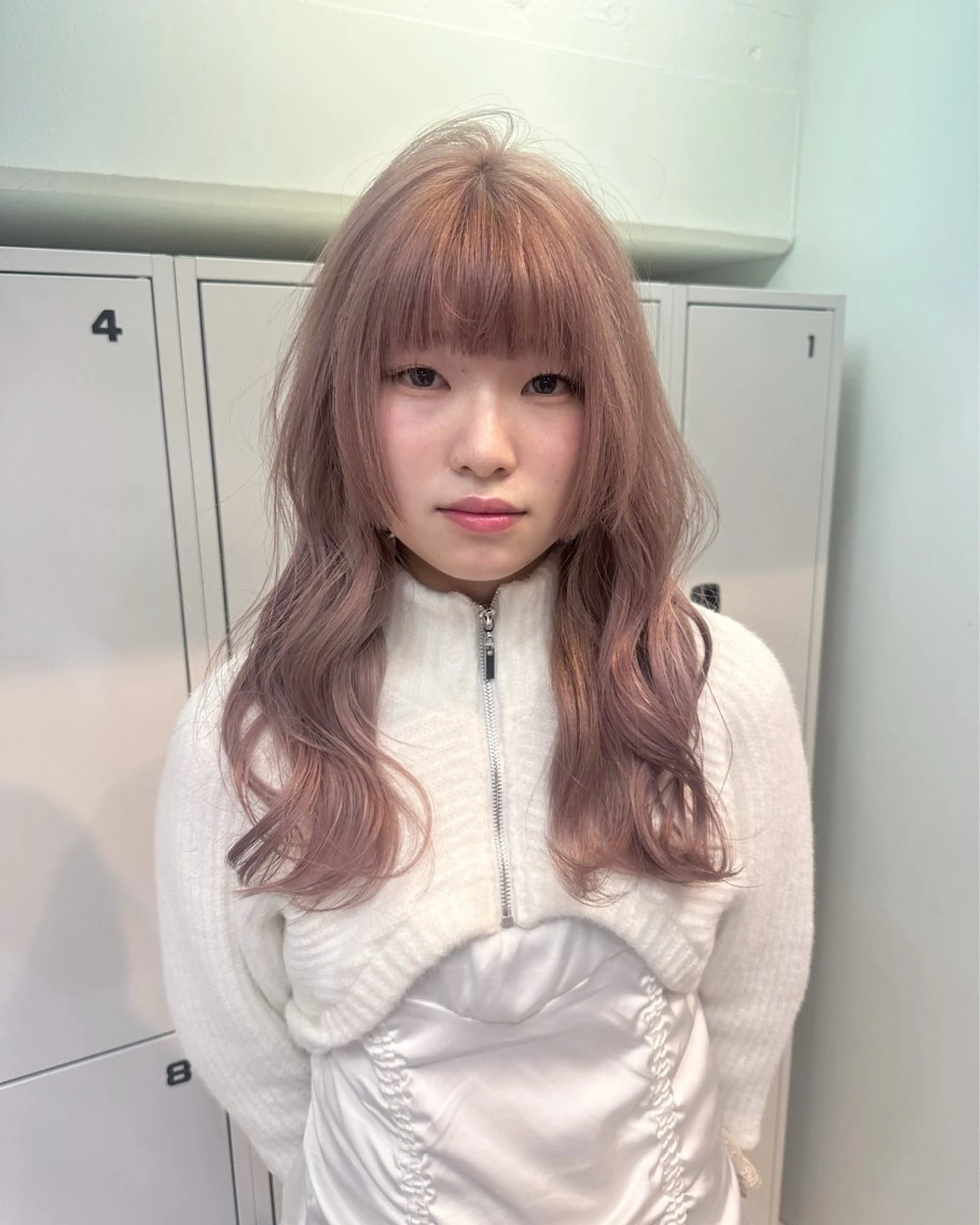 ロング カット ヘアカラー トリートメント Hana ハイトーン🕯🩰のヘアスタイル