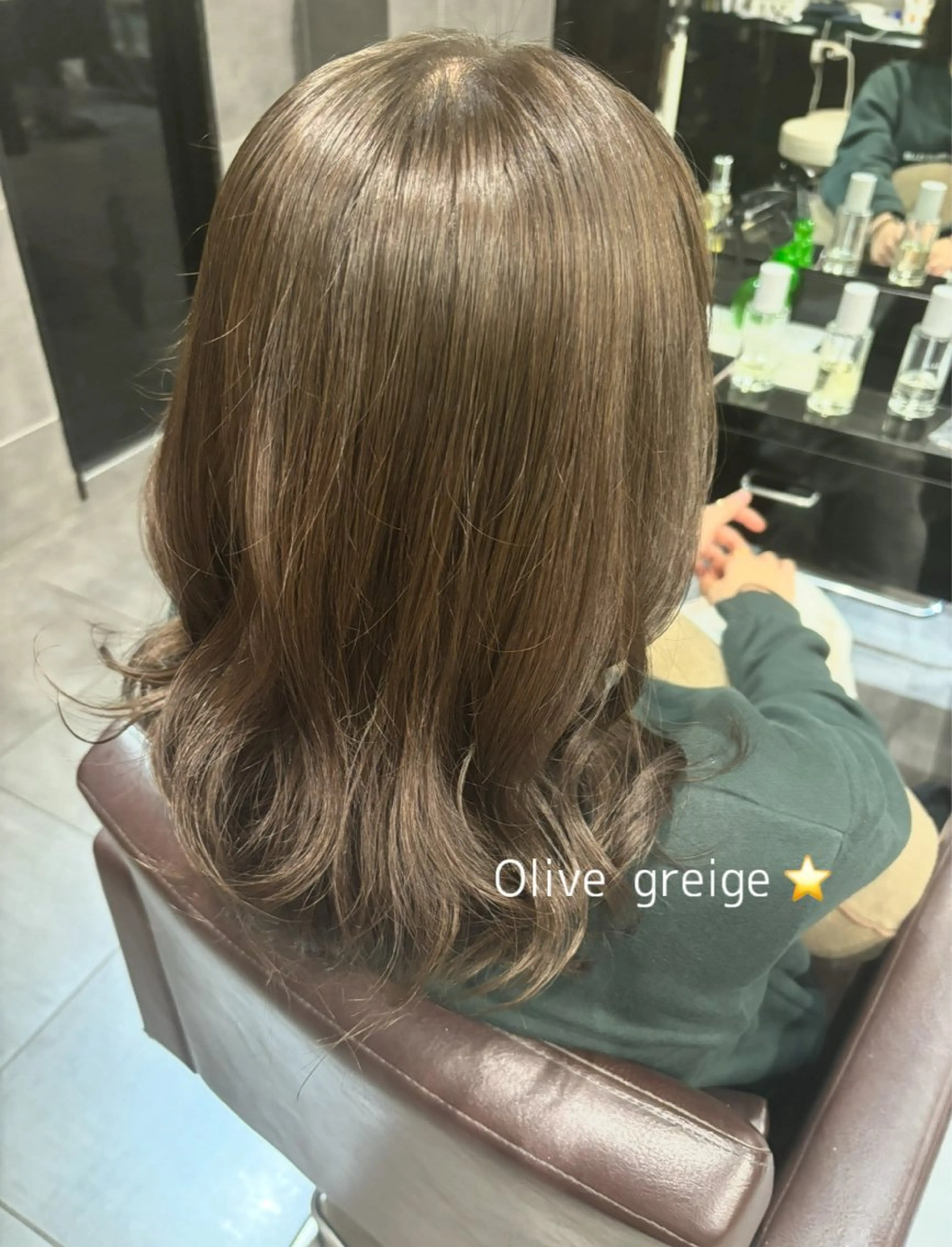 ミディアム ヘアカラー 宮澤 小冬のヘアスタイル