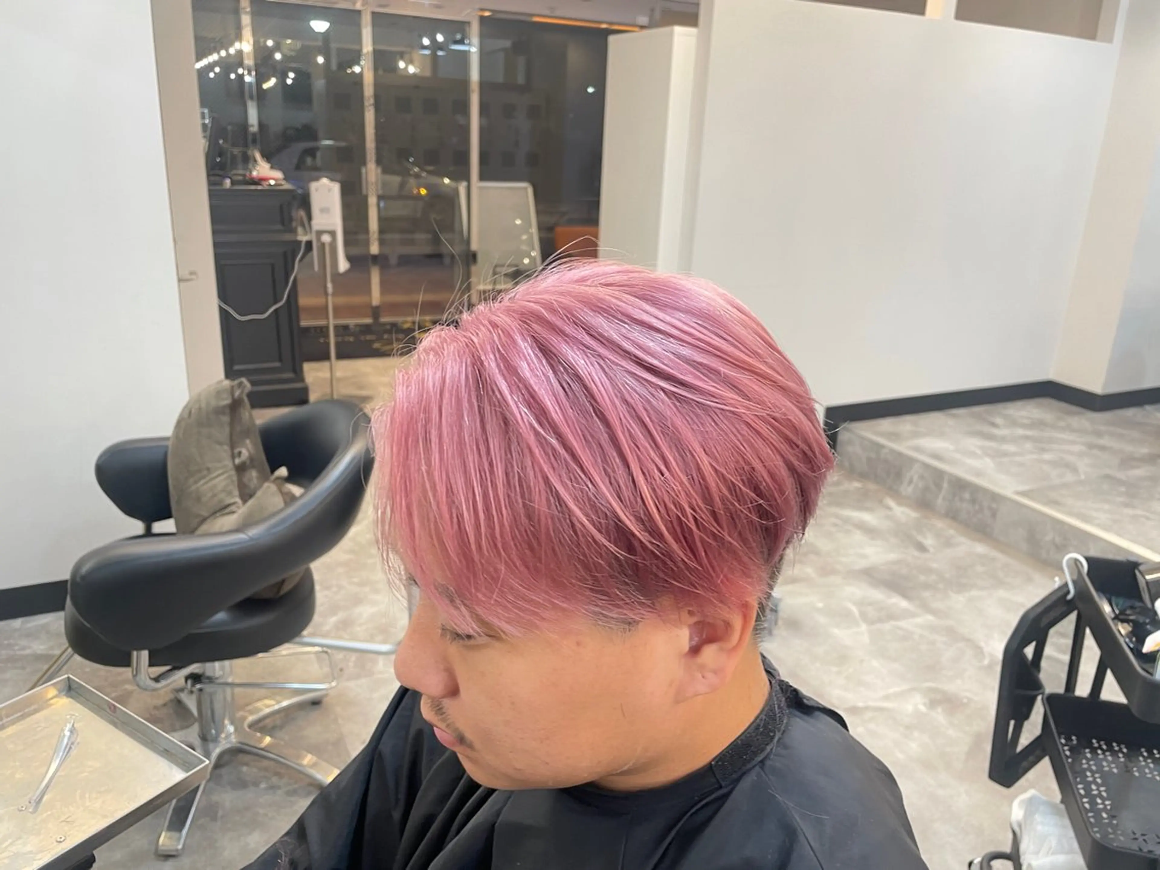 ショート カラー メンズ メンズブリーチ ブリーチ ピンクカラー カット ヘアカラー 🌟美髪特化🌟 服部 至恩のヘアスタイル