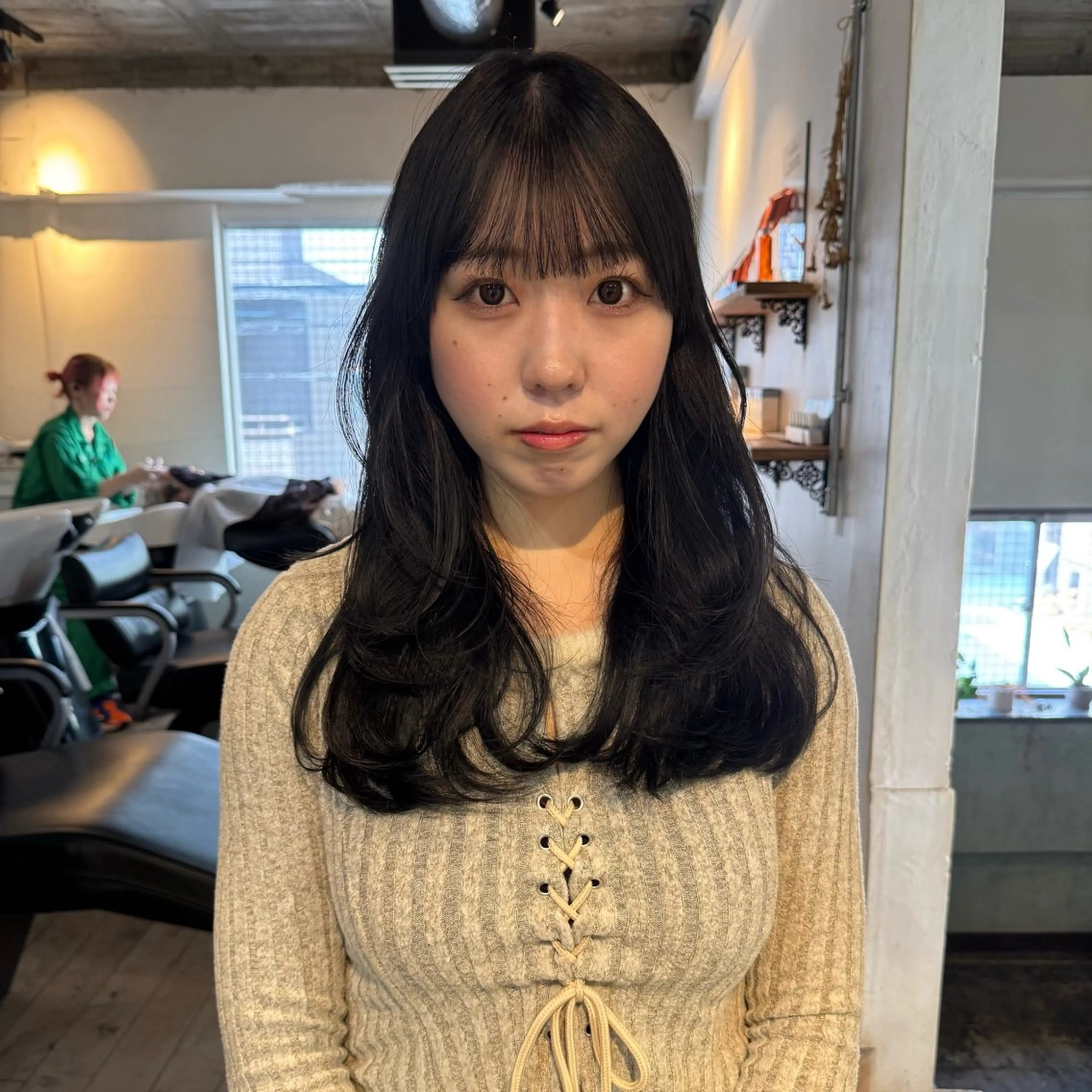 セミロング レイヤーカット カット HIKARIS 長澤彩のヘアスタイル