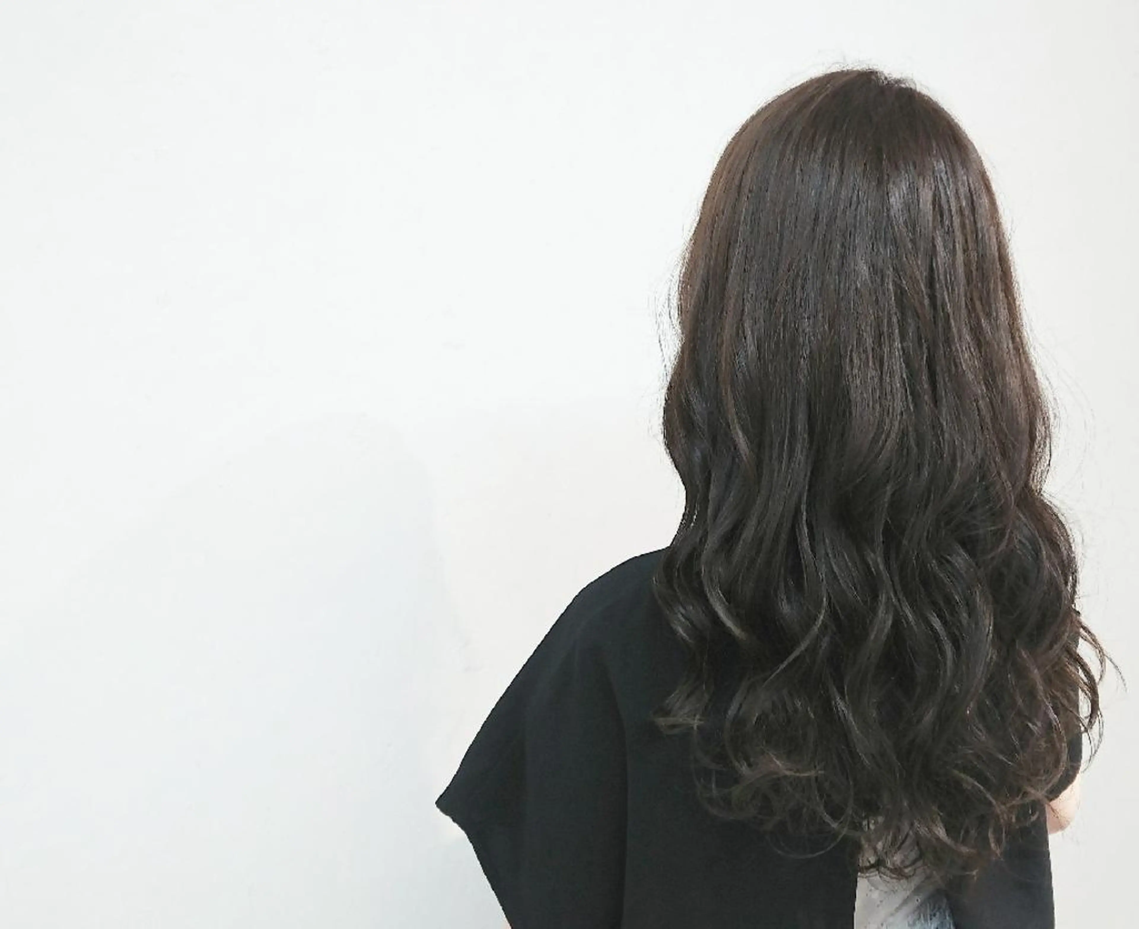 ロング カラー グラデーションカラー グレージュ ハイライトカラー ハイライト 透明感ハイライト◎ 伊藤夏海のヘアスタイル