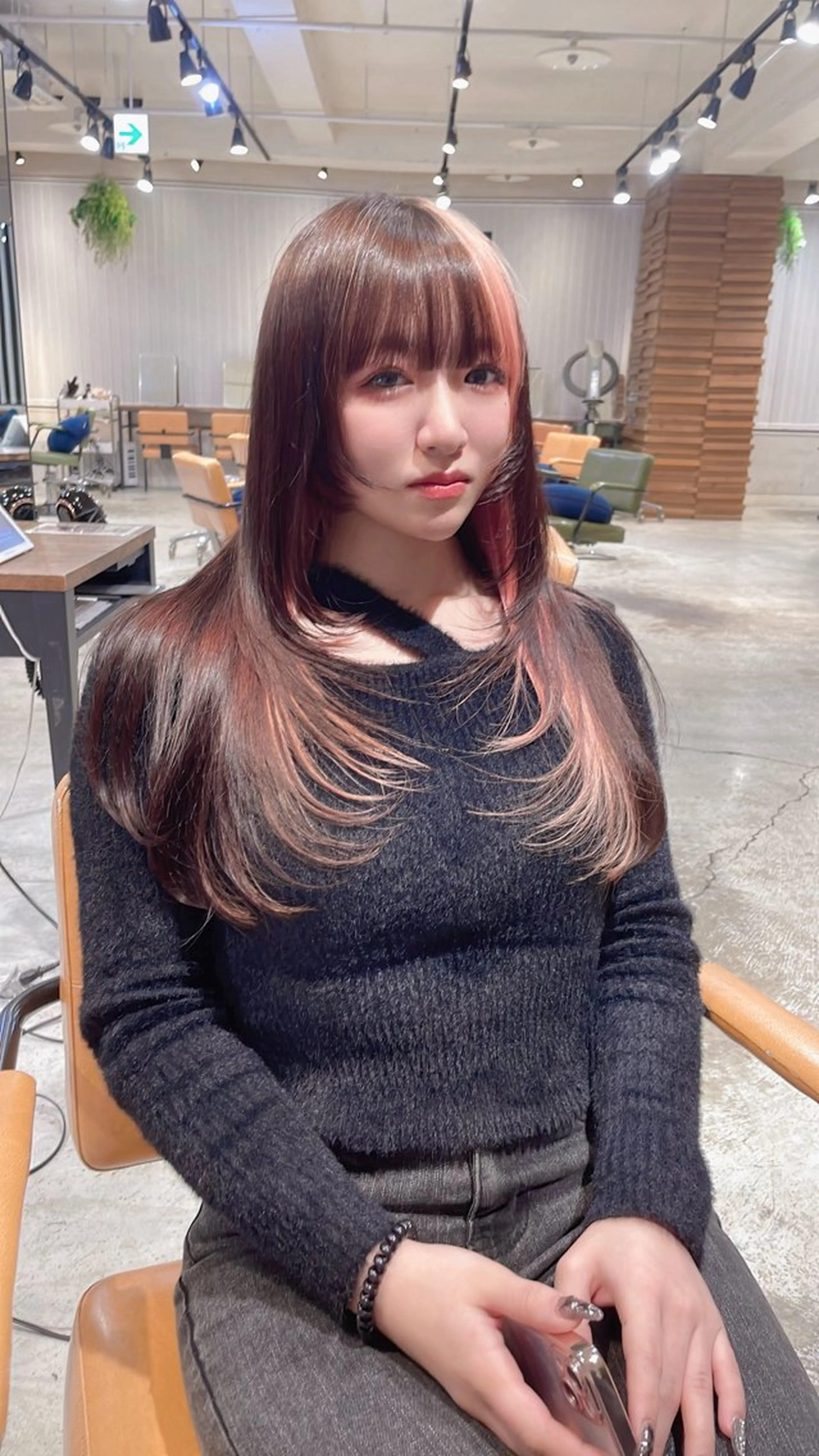 ロング 顔周りカット 伸ばしかけ レイヤーカット 小顔カット ウルフカット ガレリアエレガンテ栄店所属・ウルフカット/ ハッシュカット/山路のヘアスタイル