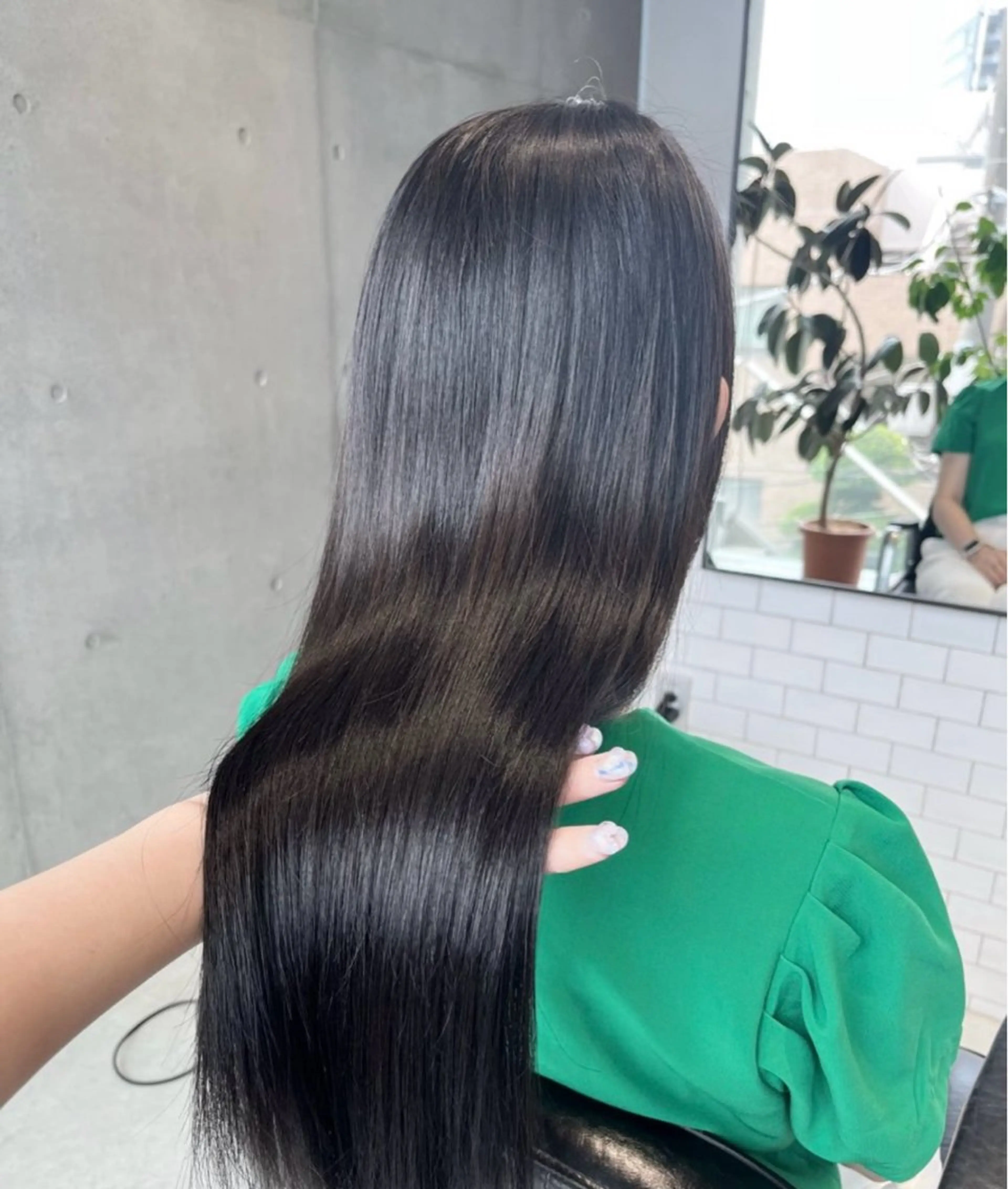 ロング カラー パーマ ヘアアレンジ カット ヘアカラー トリートメント ヘアセット 透明感/オリーブ/ グレージュ/YUKAのヘアスタイル