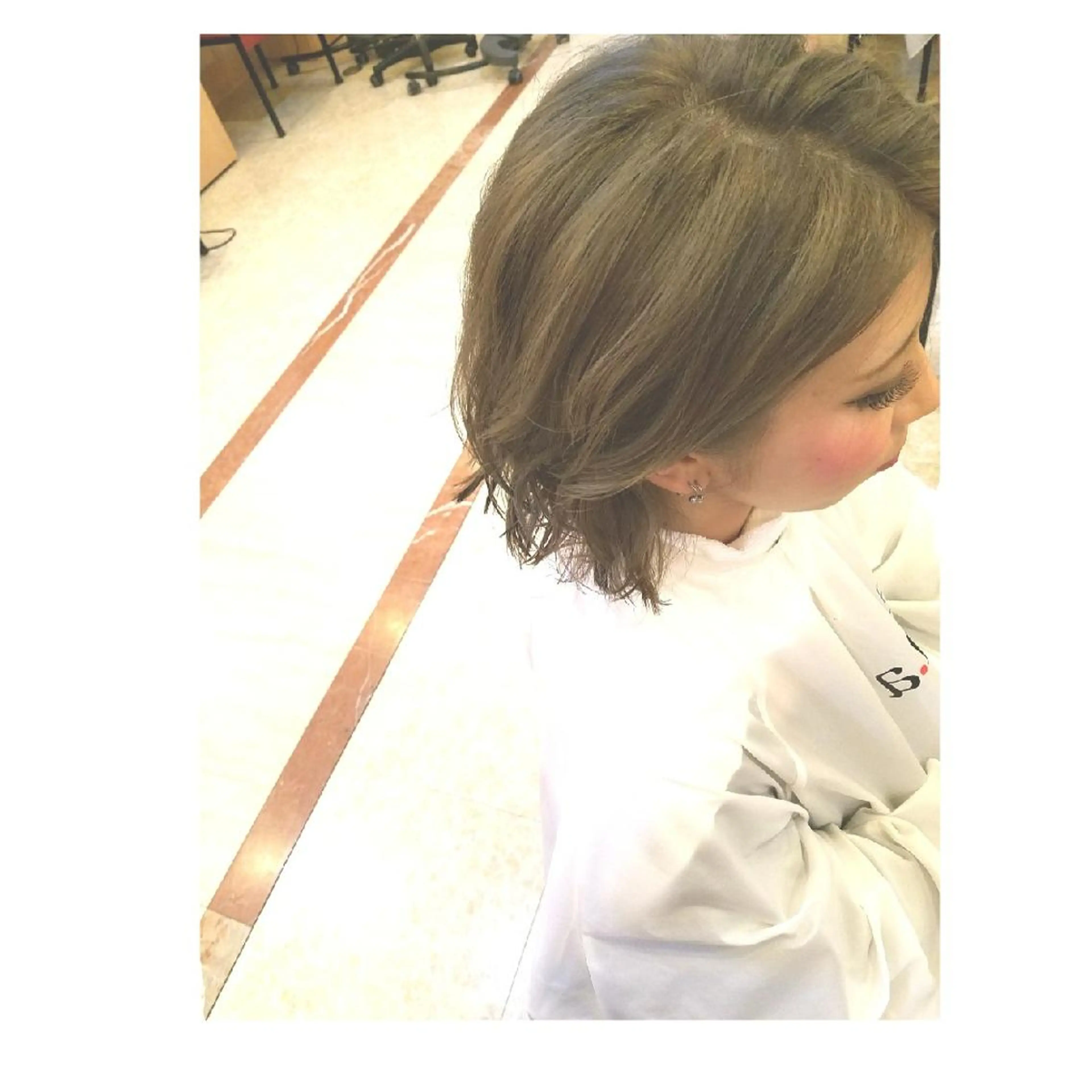 ショート カラー EMANON名古屋所属・美谷添（ミヤゾエ） まどか大人ヘアサロンのヘアスタイル