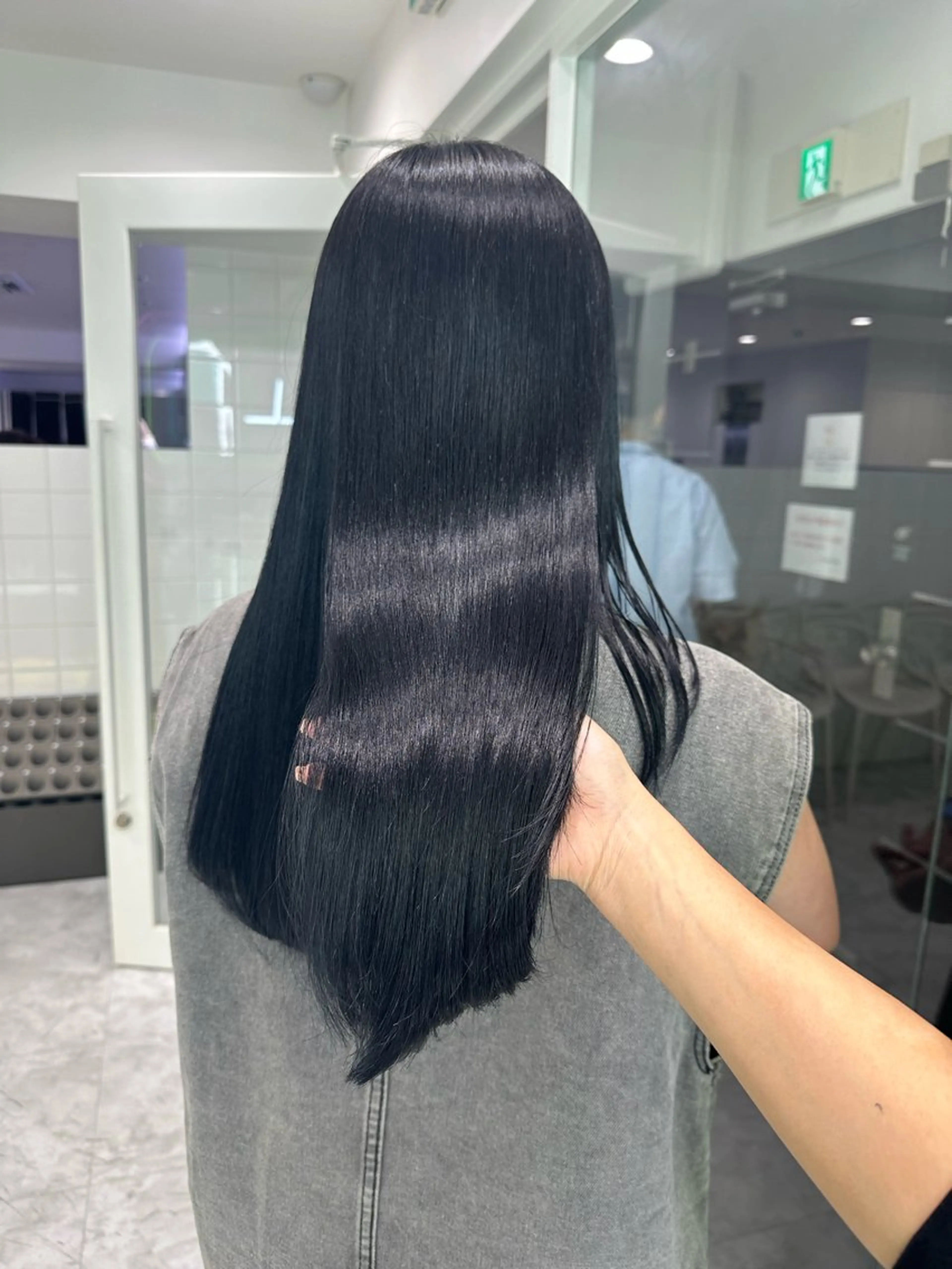 ロング カラー ベージュカラー 黒髪 ブリーチ ブルーカラー ブルーブラック 🪞ハイトーン🪞 🤍waka🤍のヘアスタイル
