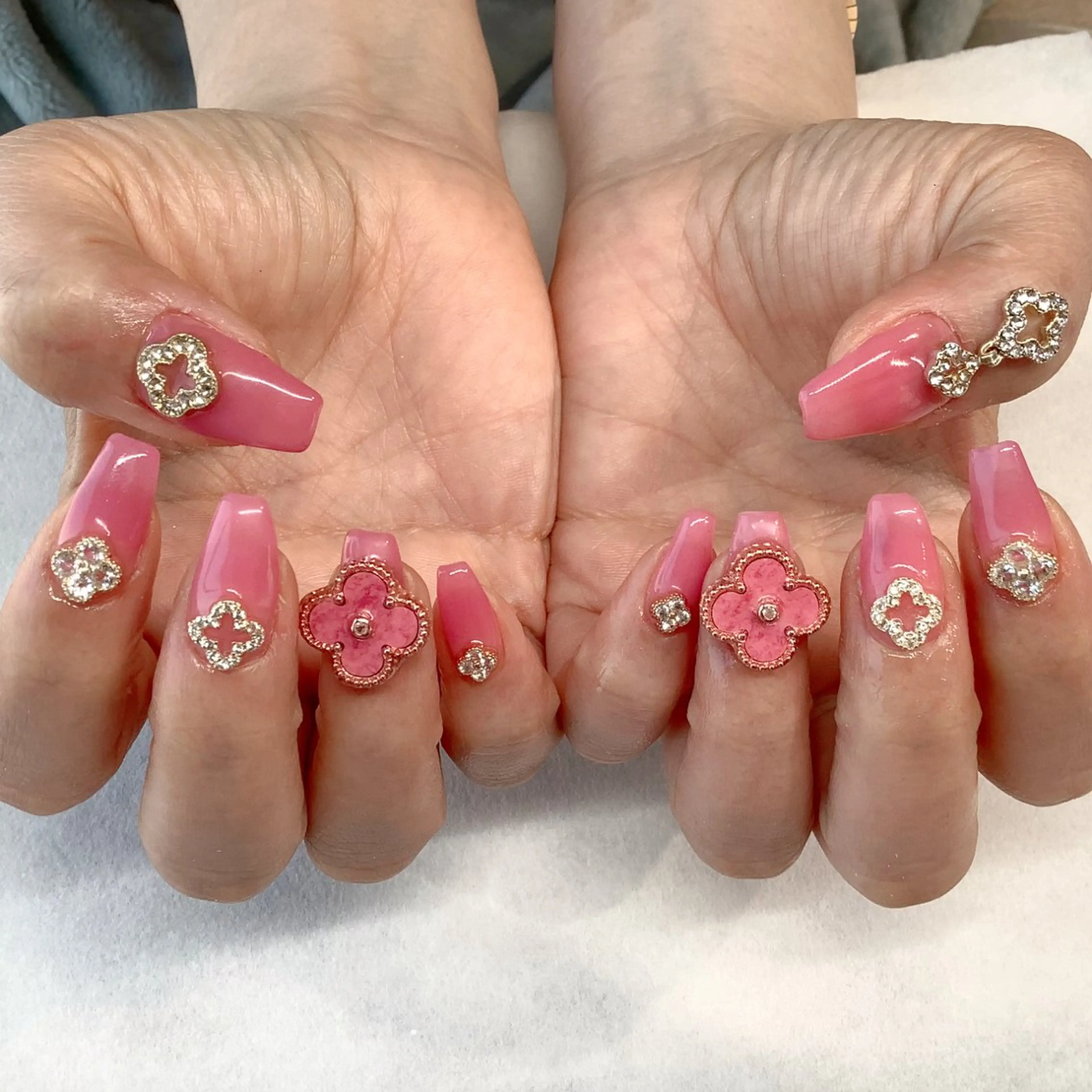 ネイル ハンドネイル 💎🐰 saki. m 🐰💎のネイルデザイン