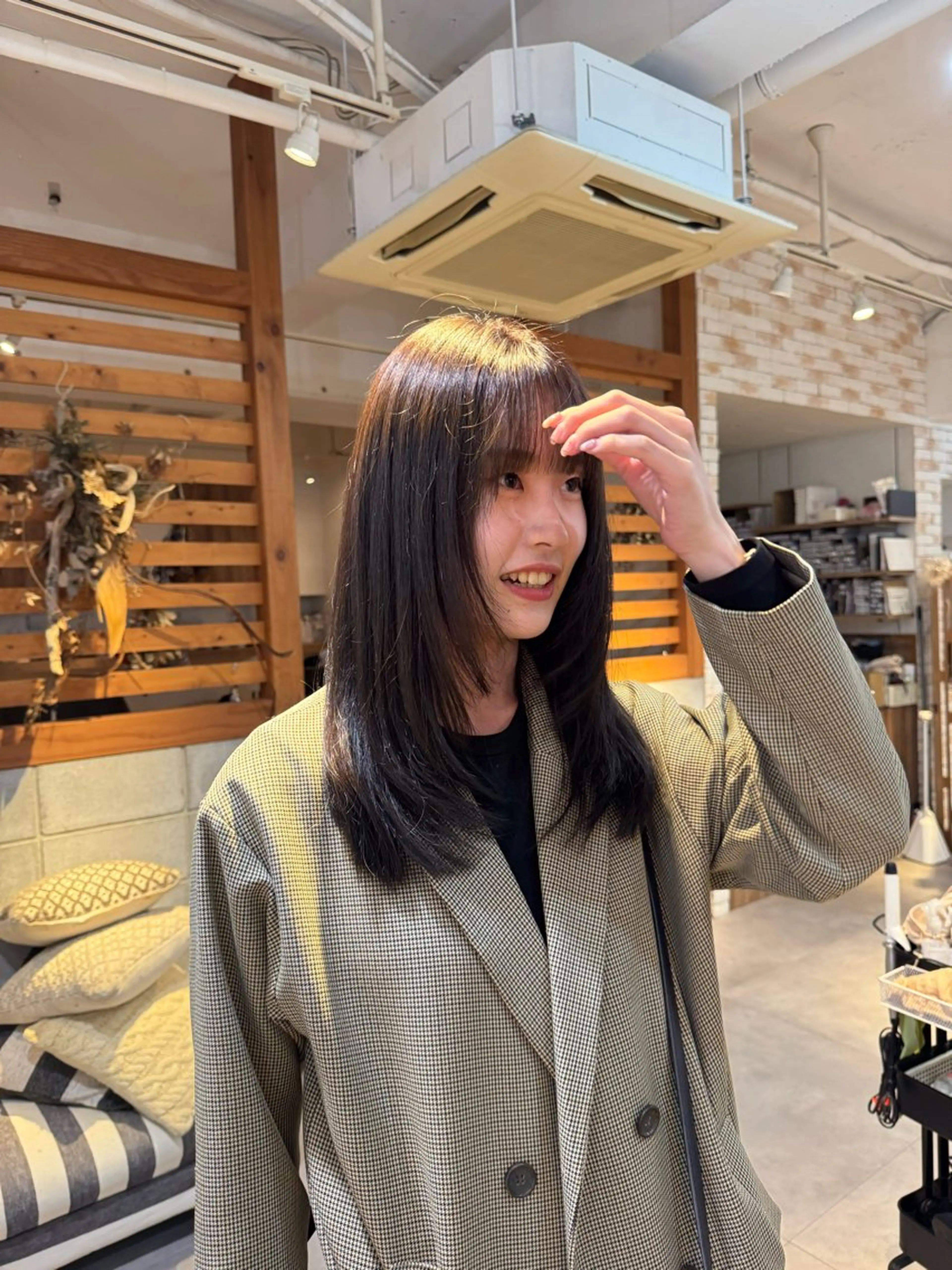 セミロング カラー オリーブカラー レイヤーカット 小顔カット カット ヘアカラー Revie  hair所属・Hiyori/矢場町 ブリーチ/透明感のヘアスタイル