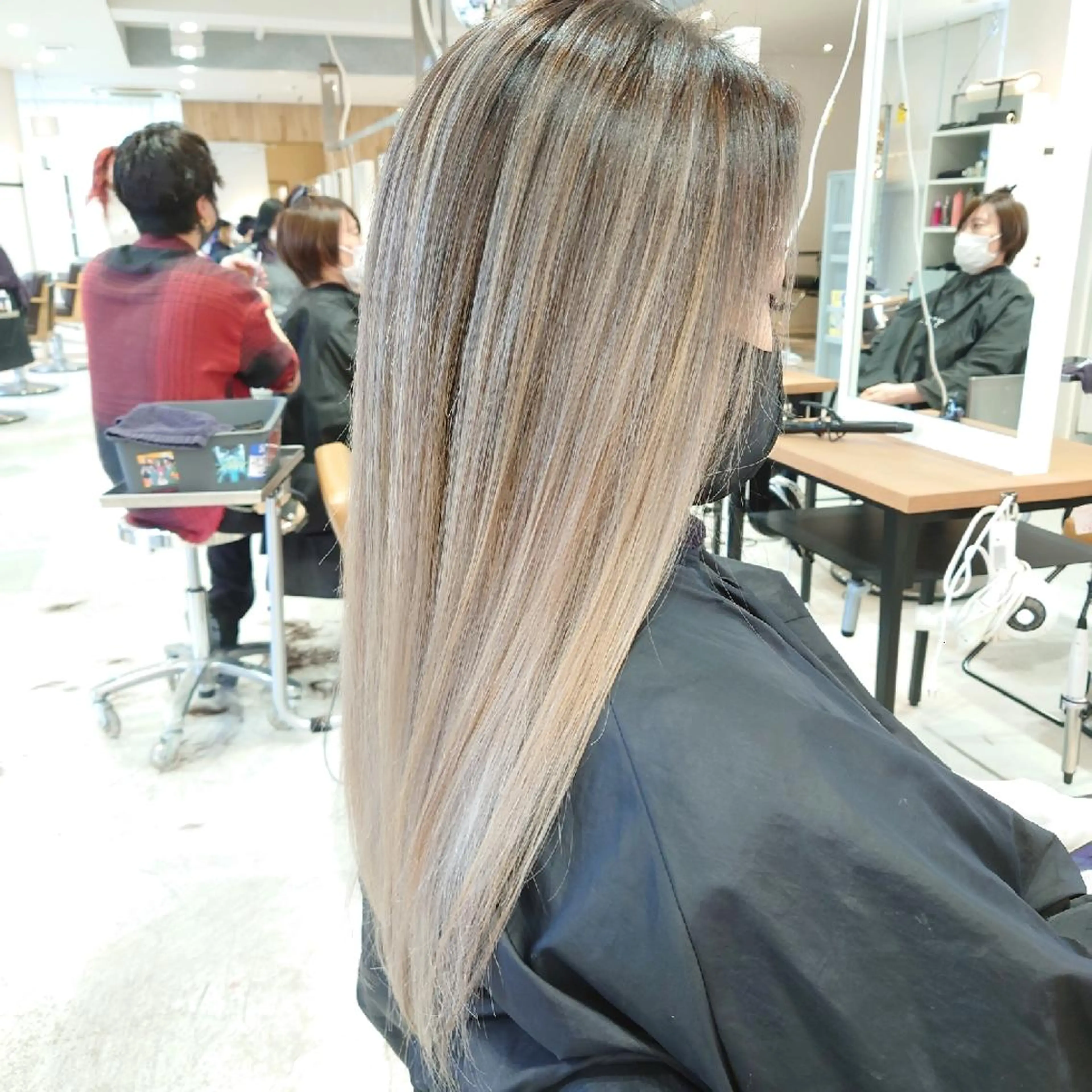 ロング カラー ブリーチ ヘアカラー トリートメント 艶髪✨ブリーチ職人 井手正康のヘアスタイル