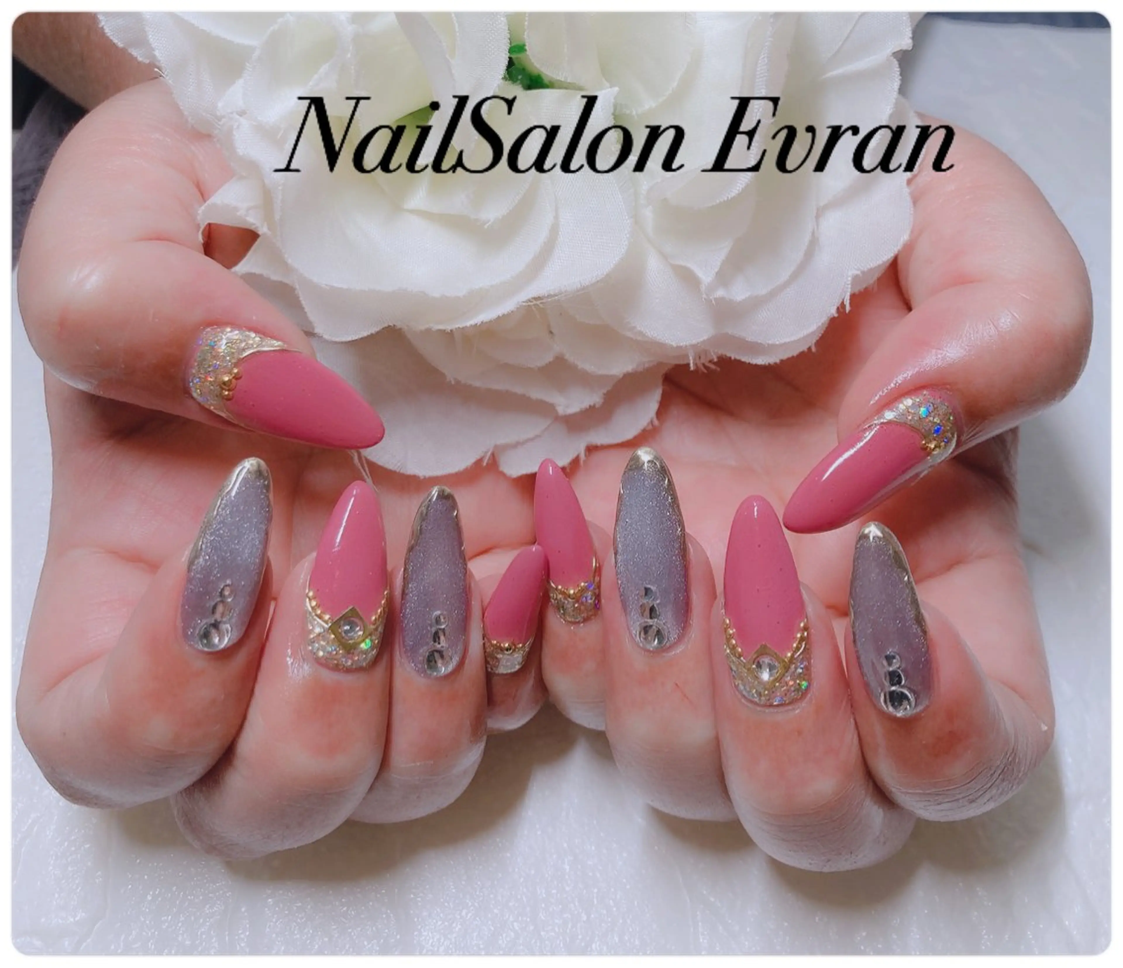 ネイル アートネイル フレンチネイル マグネットネイル 持ち込み ニュアンスネイル ハンドネイル Nail salon Evranのネイルデザイン