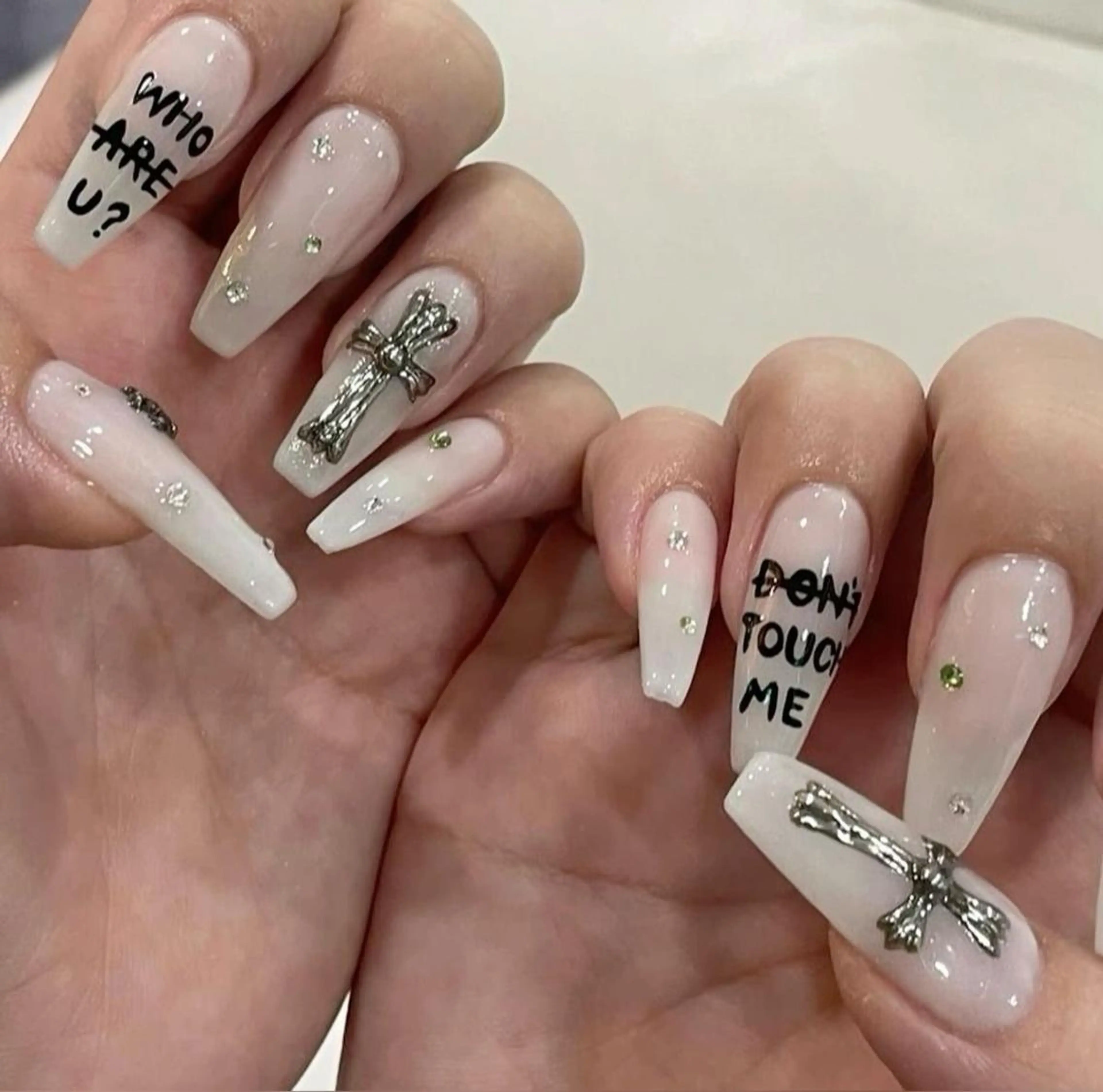 ネイル 長さ出し フレンチネイル グラデーション 卒業式 マグネットネイル ハンドネイル MIHANA NAILのネイルデザイン