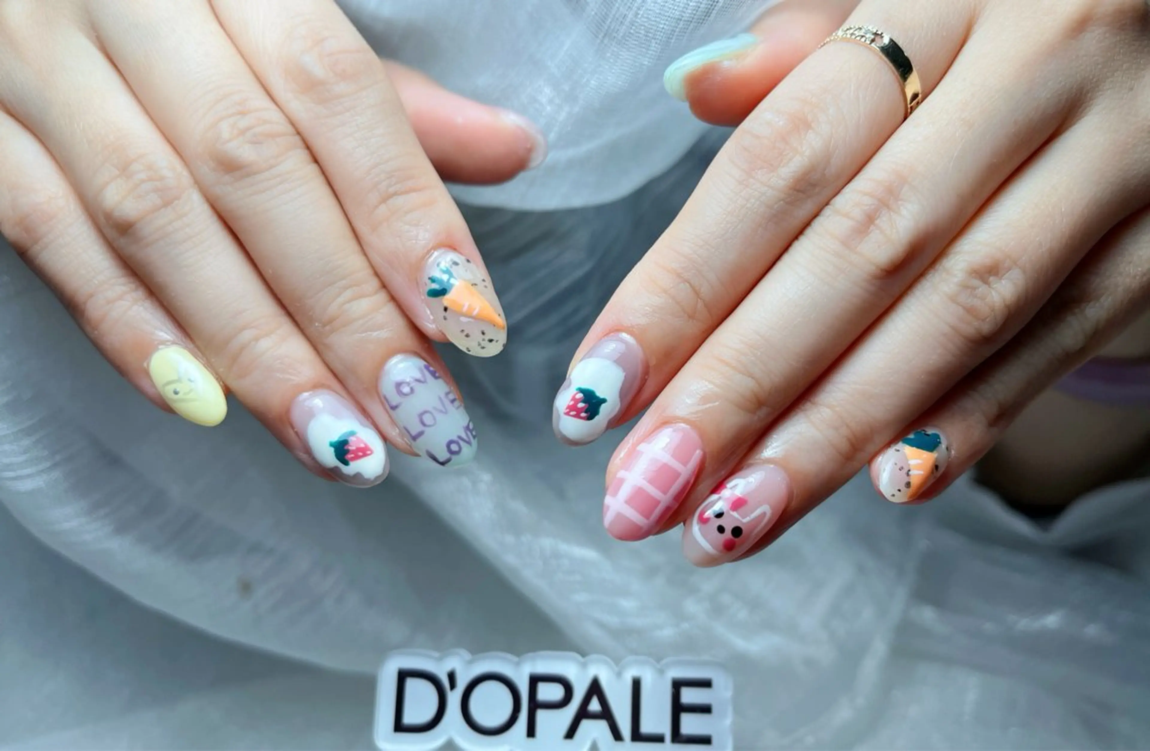 ネイル DOPALE、もも 彦奇のネイルデザイン